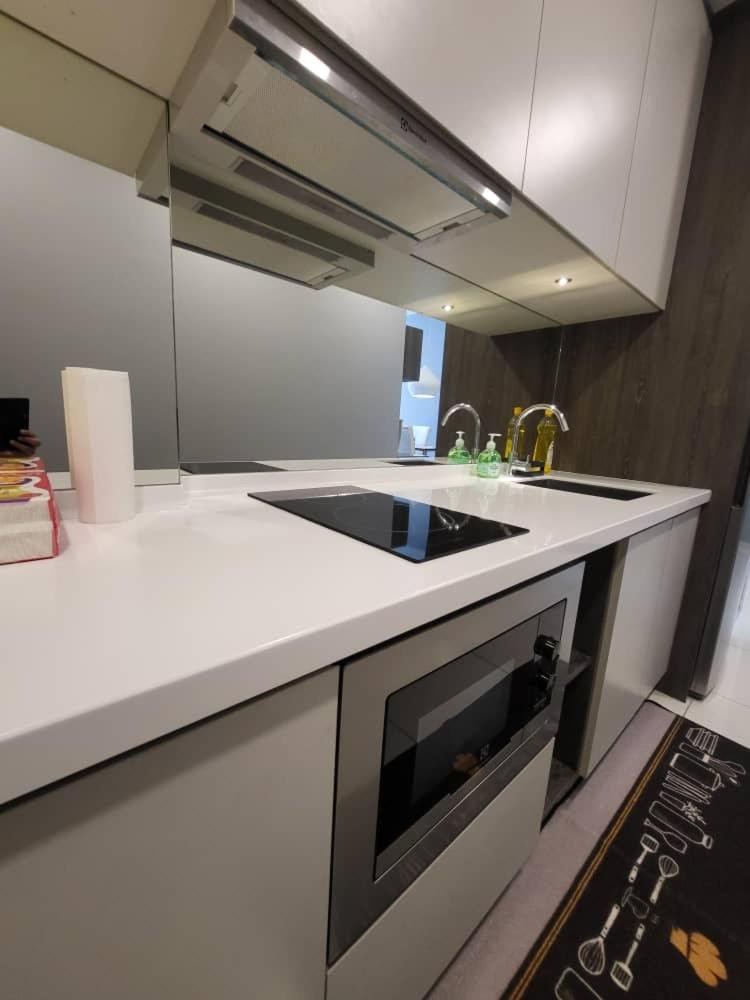 Modern And Cozy Robertson Apartment Bukit-Bintang City Centre