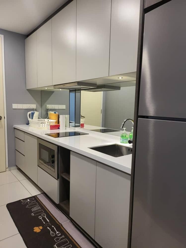 Modern And Cozy Robertson Apartment Bukit-Bintang City Centre