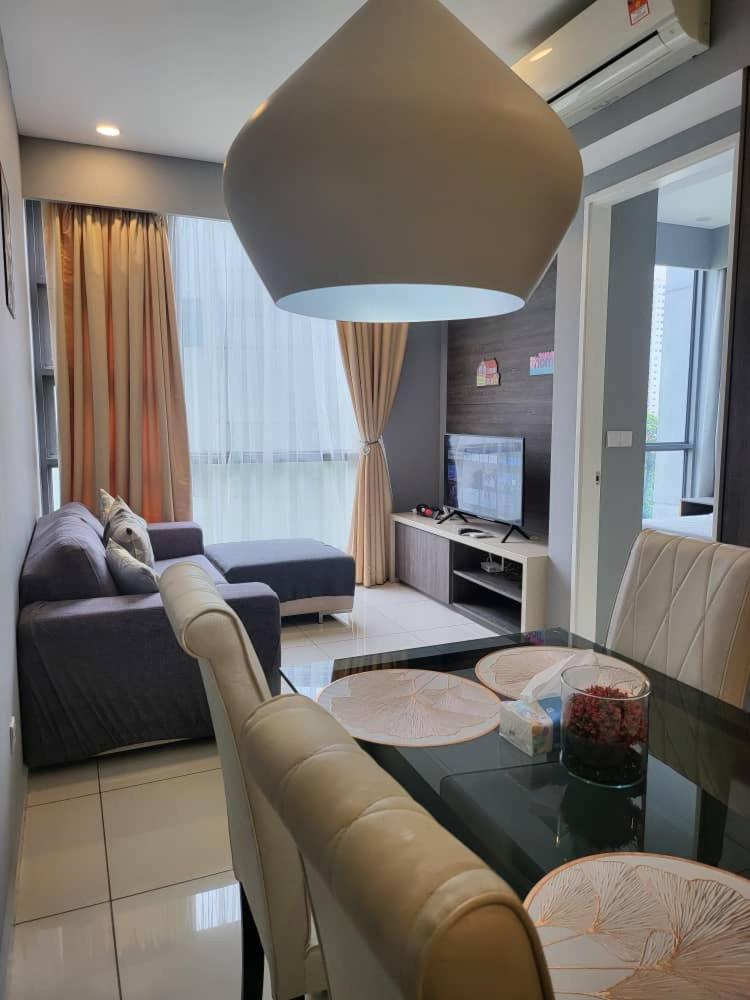 Modern And Cozy Robertson Apartment Bukit-Bintang City Centre