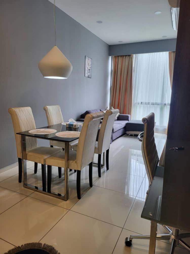 Modern And Cozy Robertson Apartment Bukit-Bintang City Centre