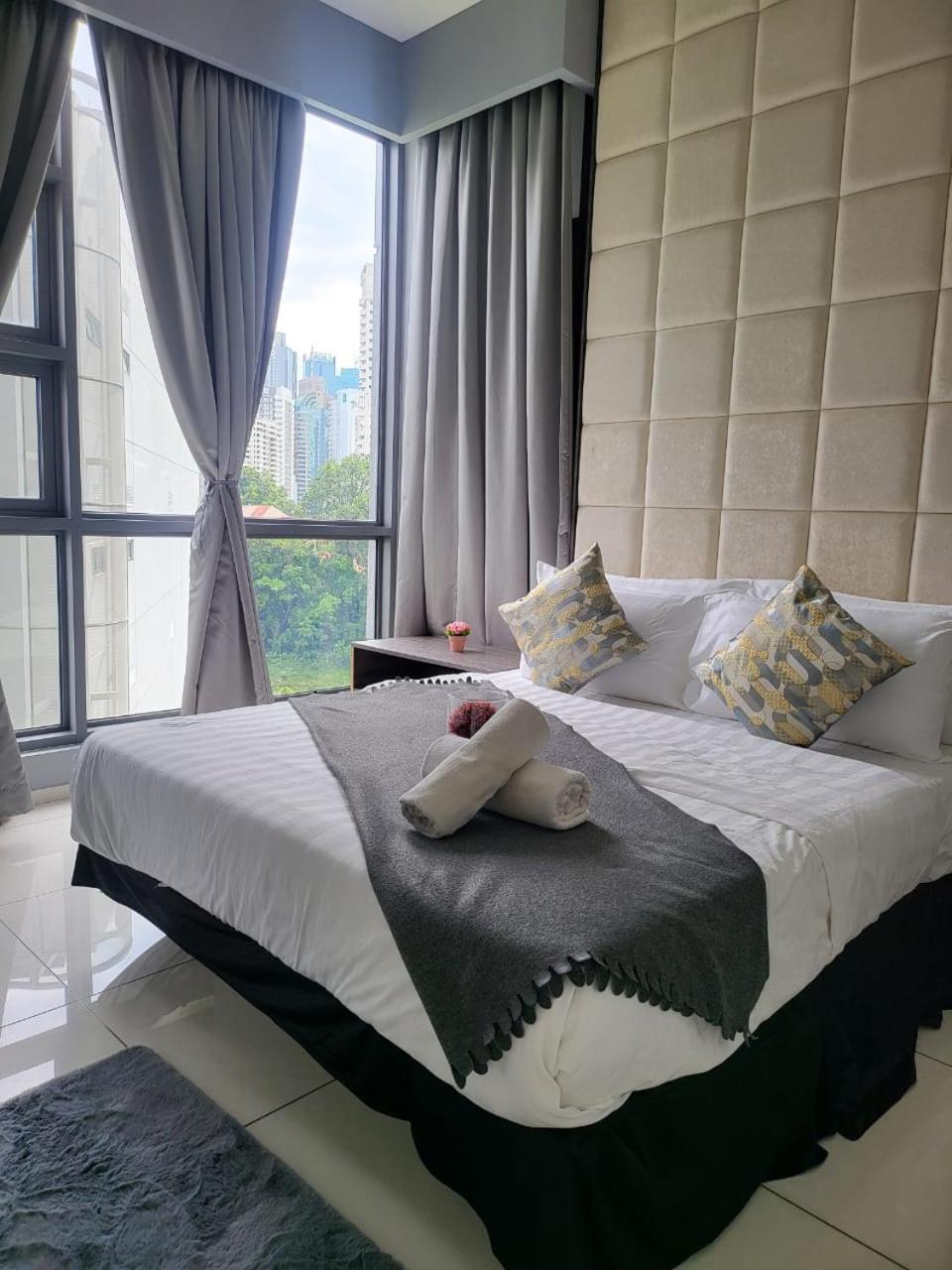 Modern And Cozy Robertson Apartment Bukit-Bintang City Centre