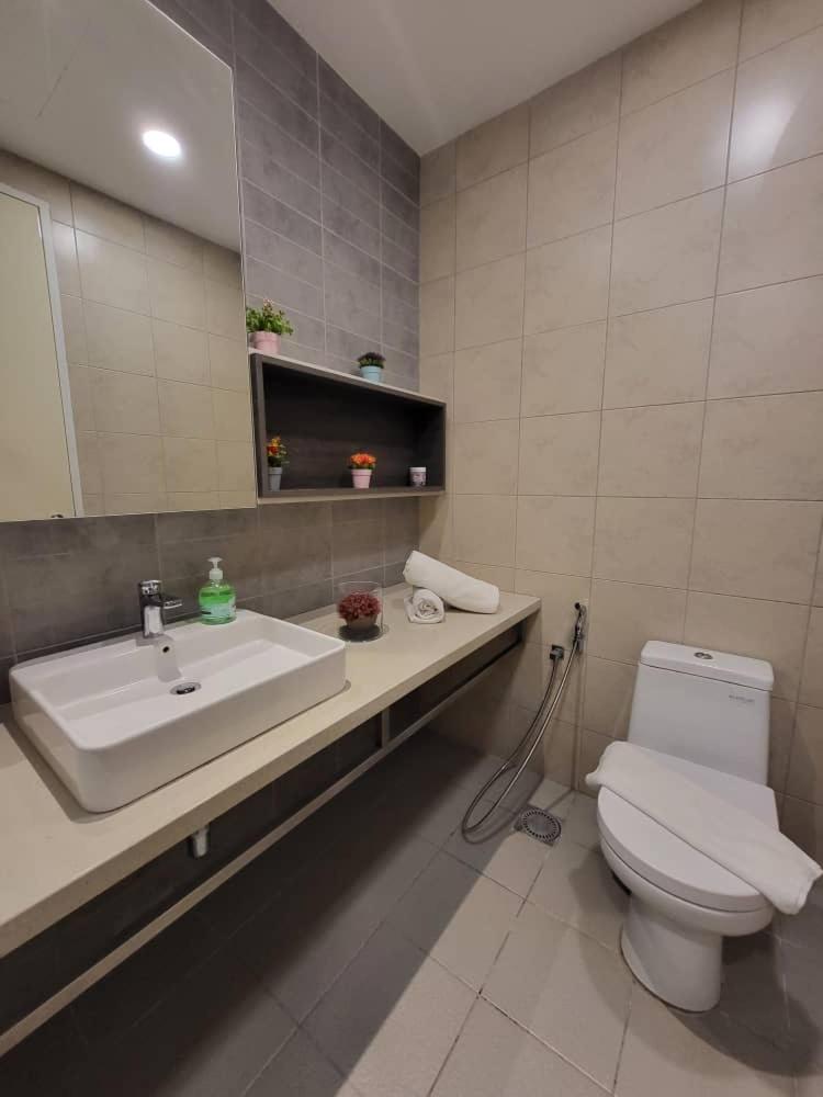 Modern And Cozy Robertson Apartment Bukit-Bintang City Centre