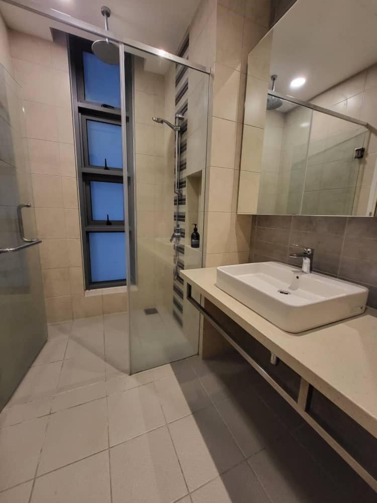 Modern And Cozy Robertson Apartment Bukit-Bintang City Centre