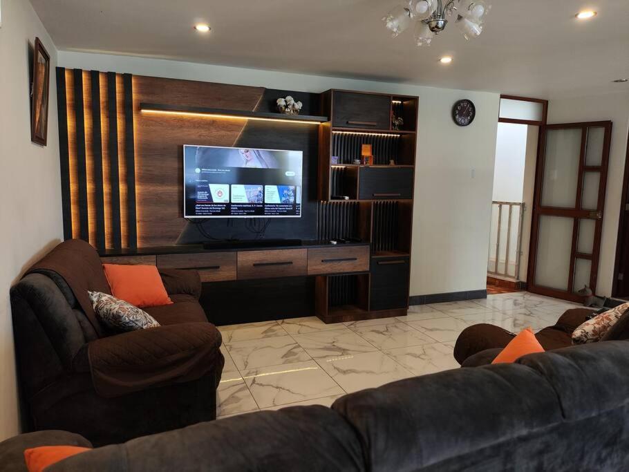 Warm House Near the Airport Callao view 5