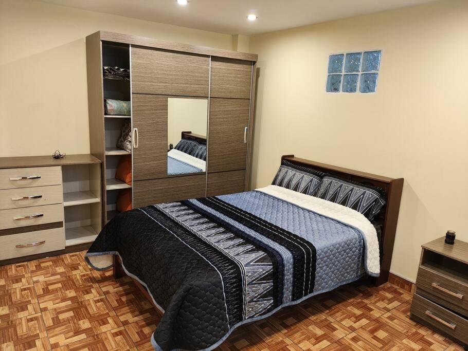 Warm House Near the Airport Callao view 3