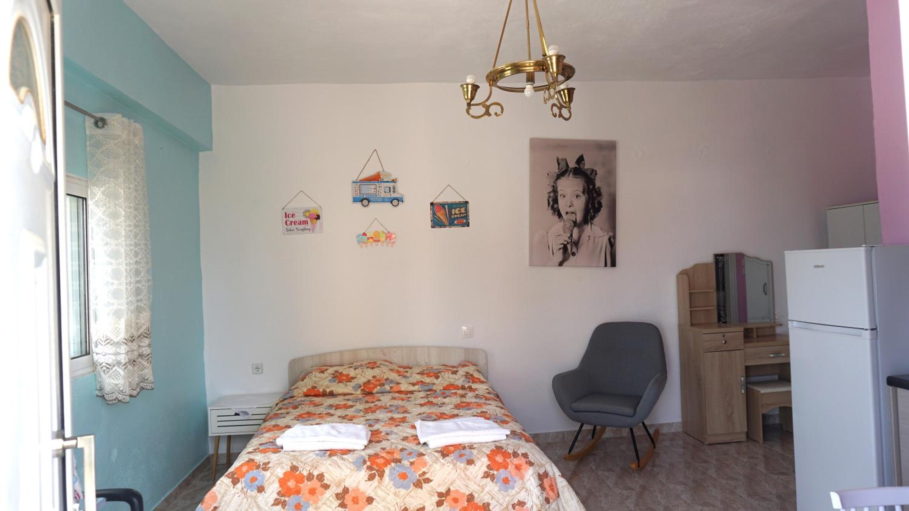 Summer scoop studio by EvaGstays photo 2