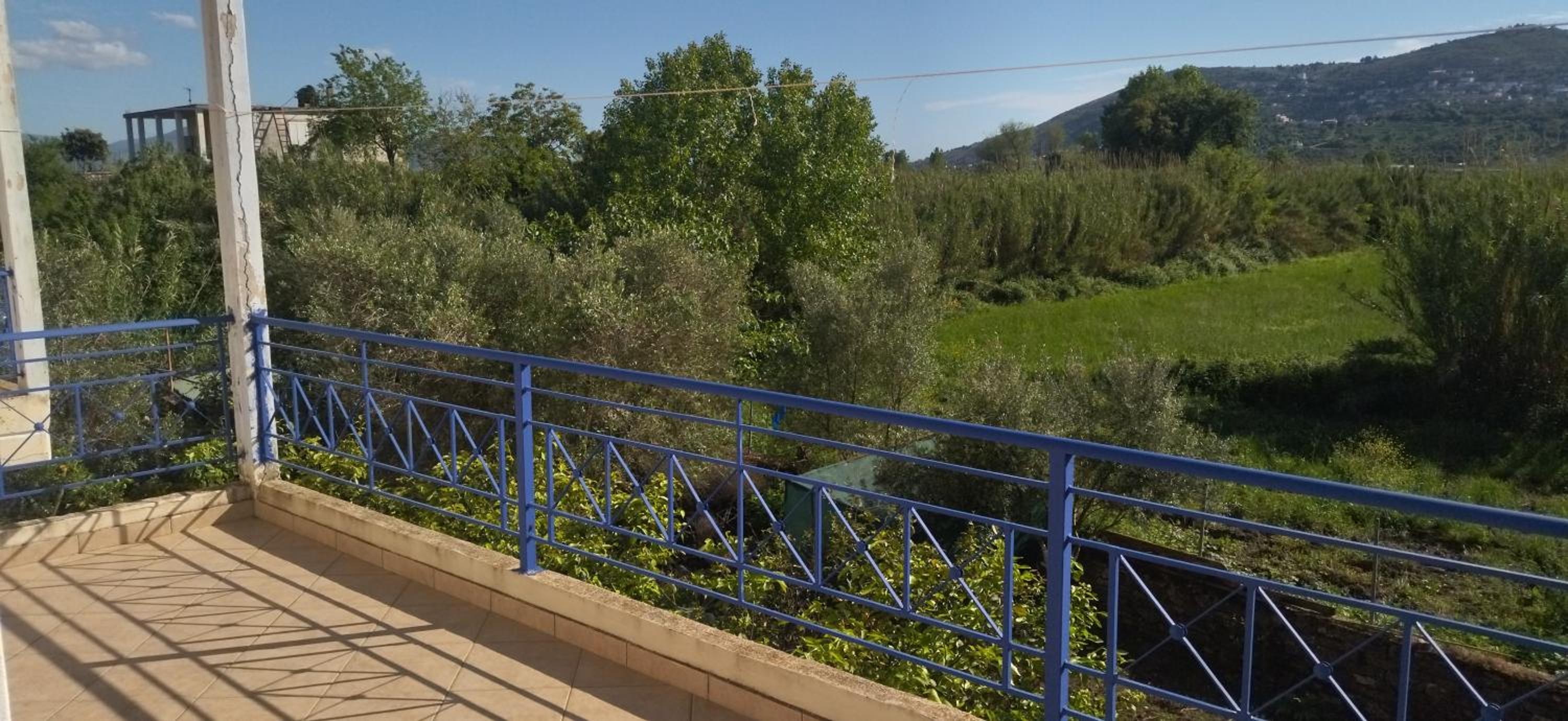 Mihalis Vrion Apartment