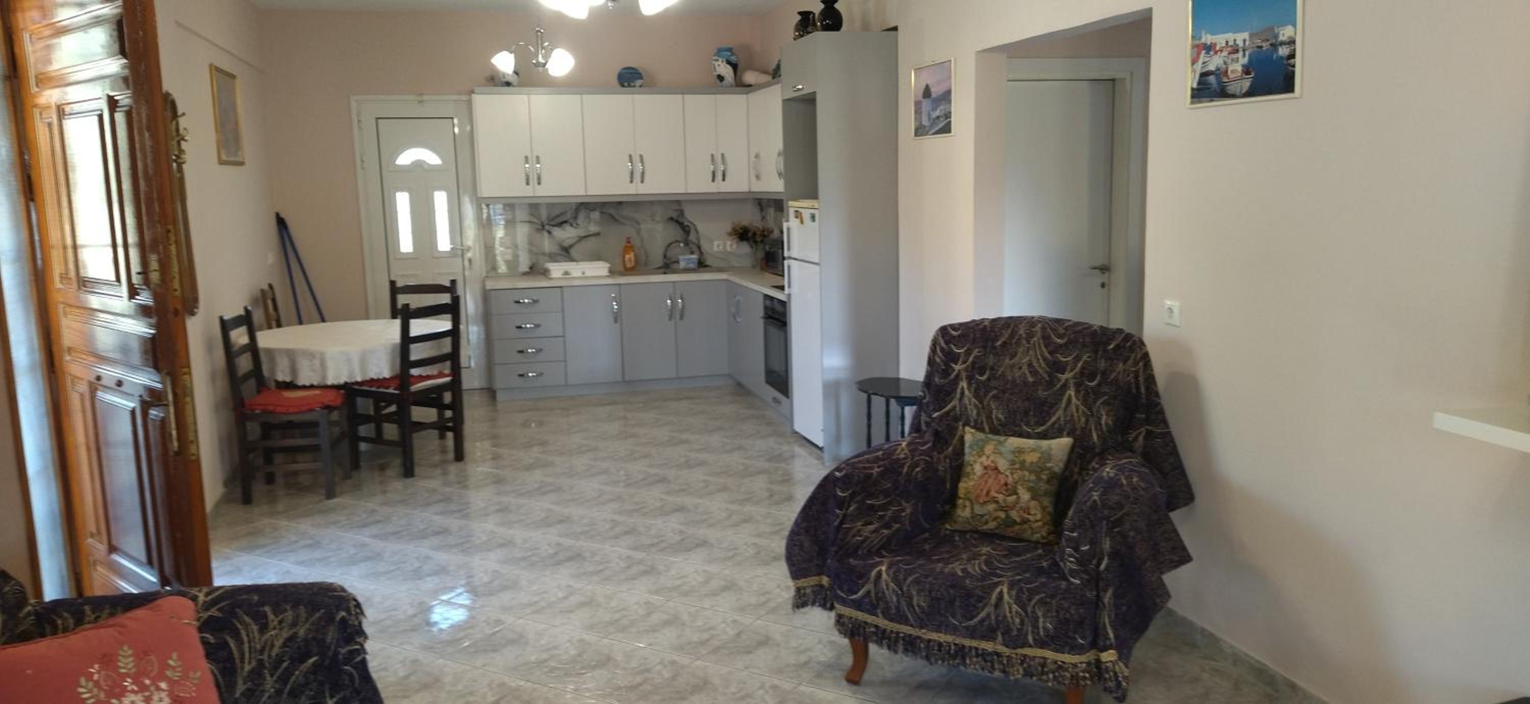 Mihalis Vrion Apartment
