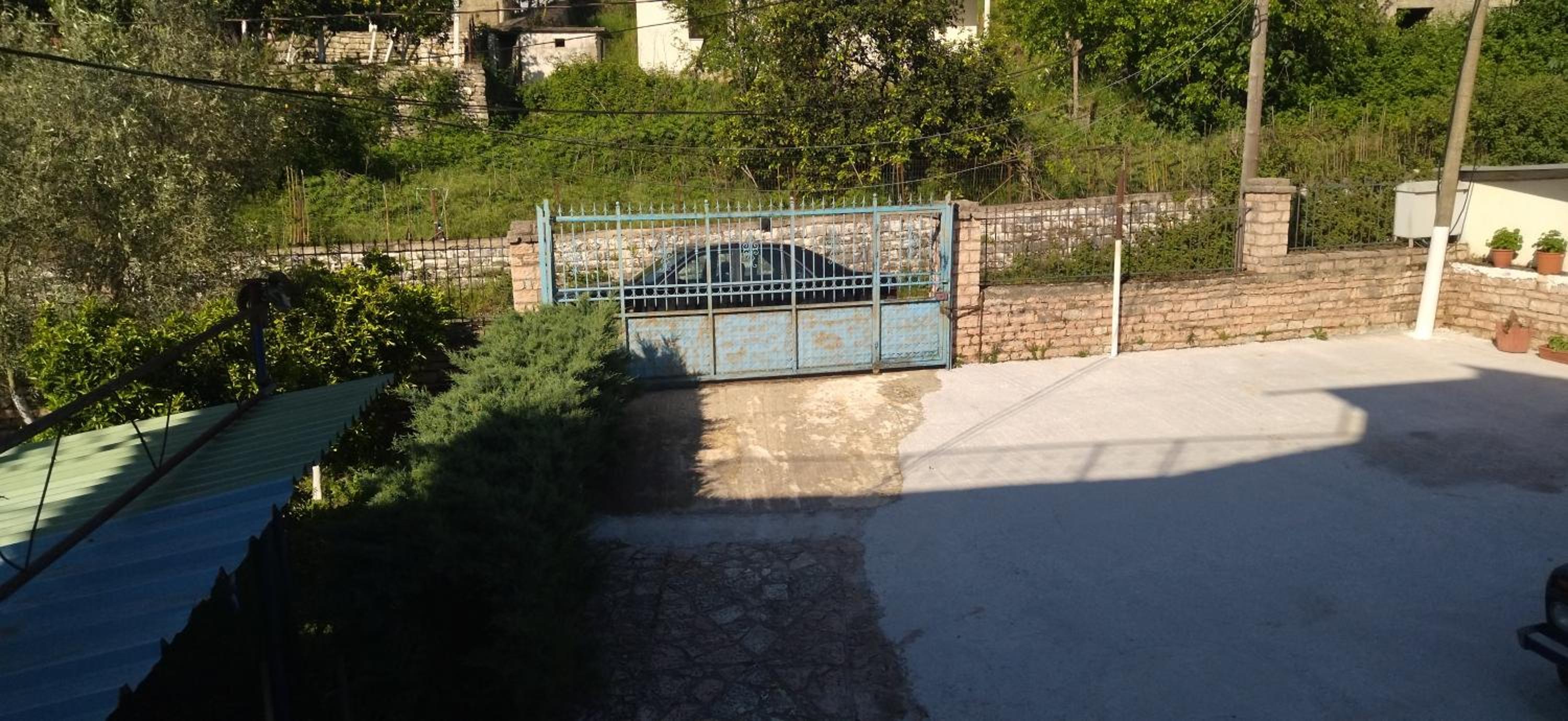 Mihalis Vrion Apartment