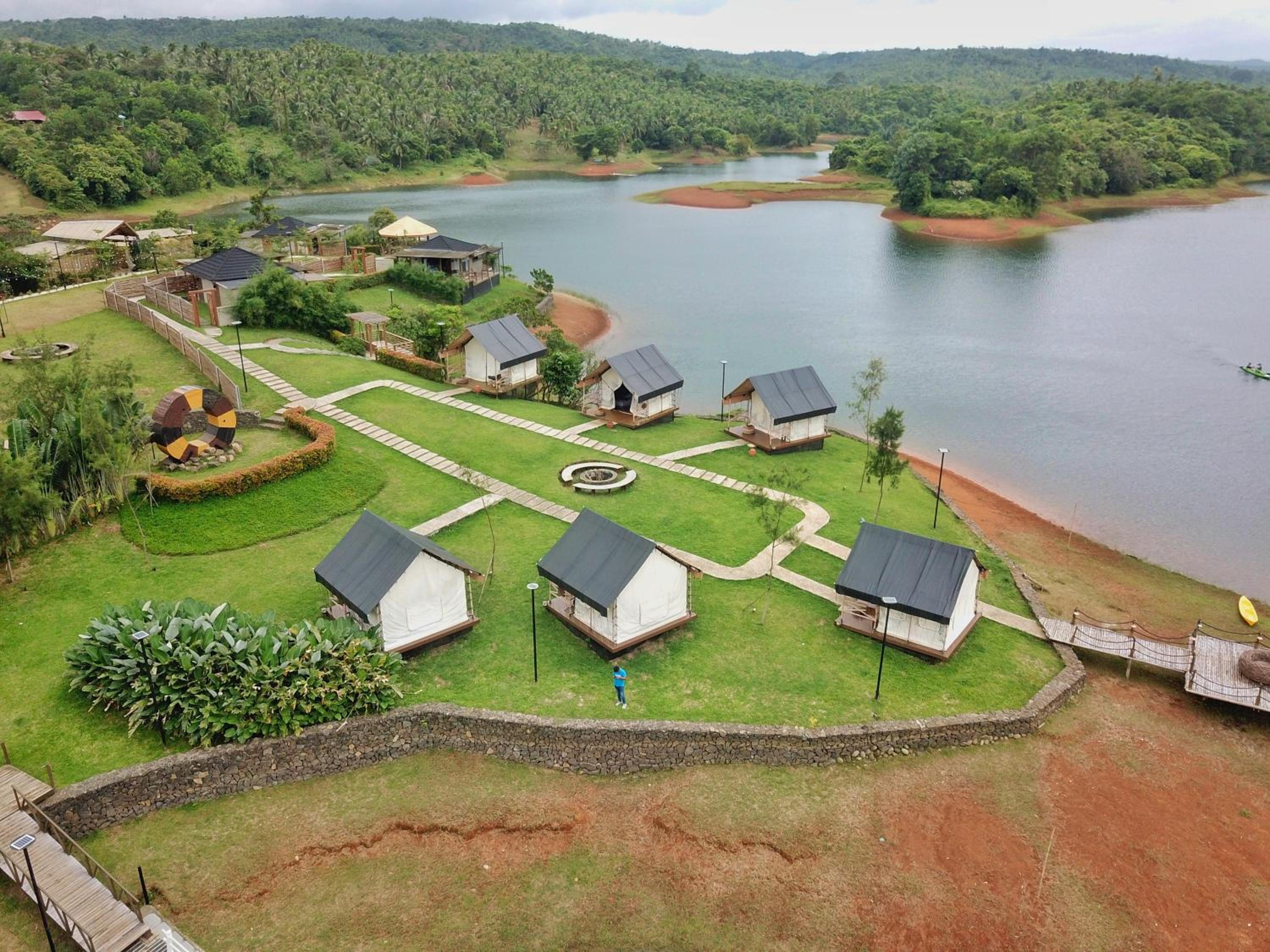 Sofia's Lake Resort