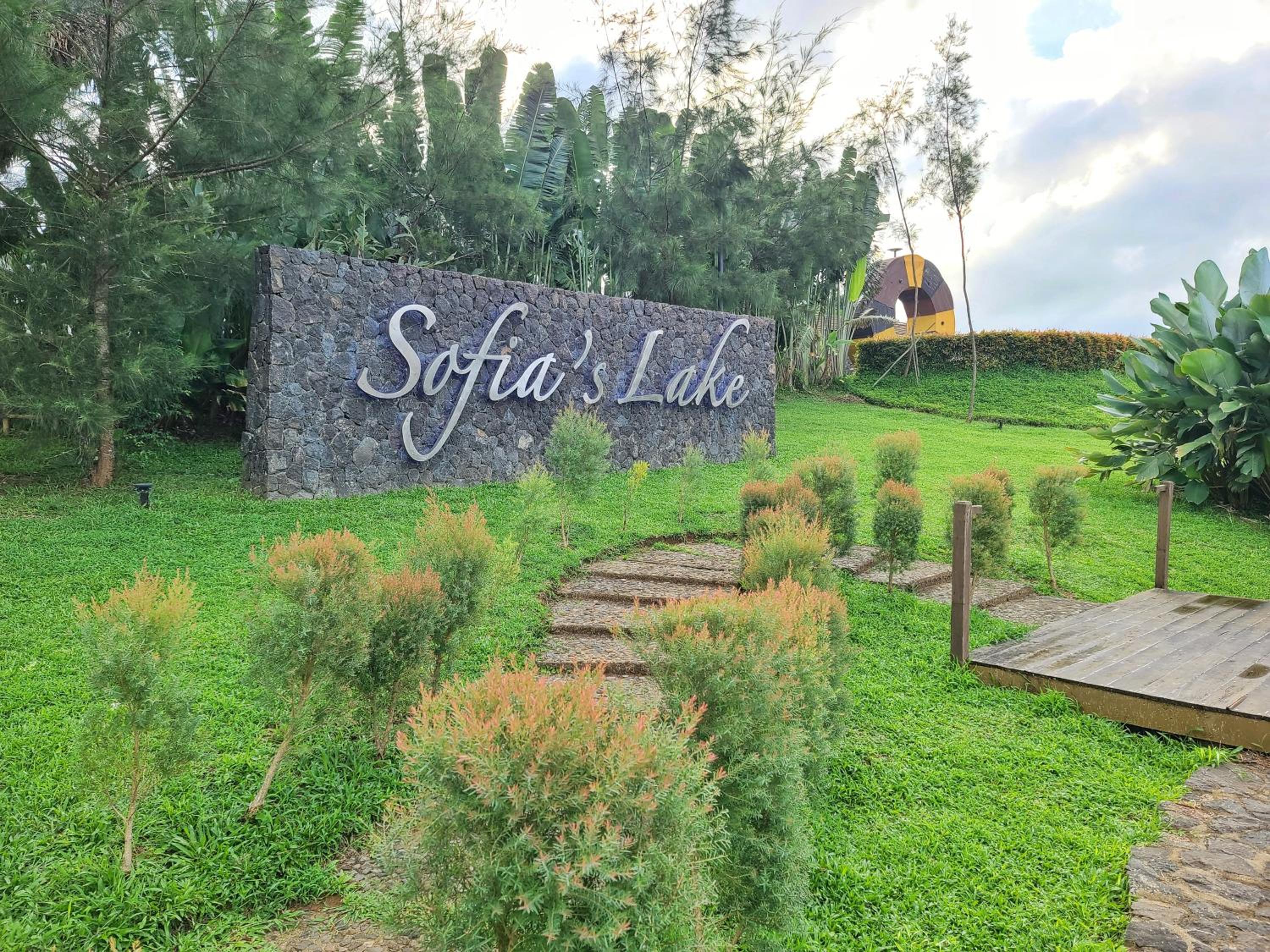 Sofia's Lake Resort