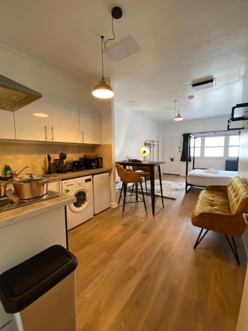 Premium studio flat in Zone 1