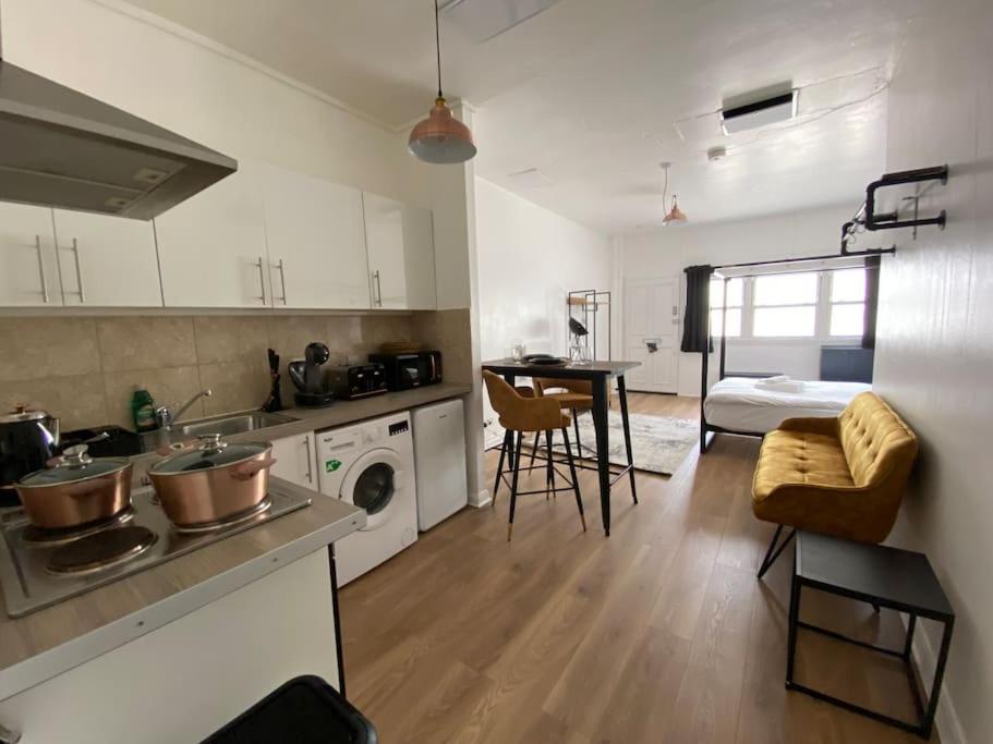 Premium studio flat in Zone 1