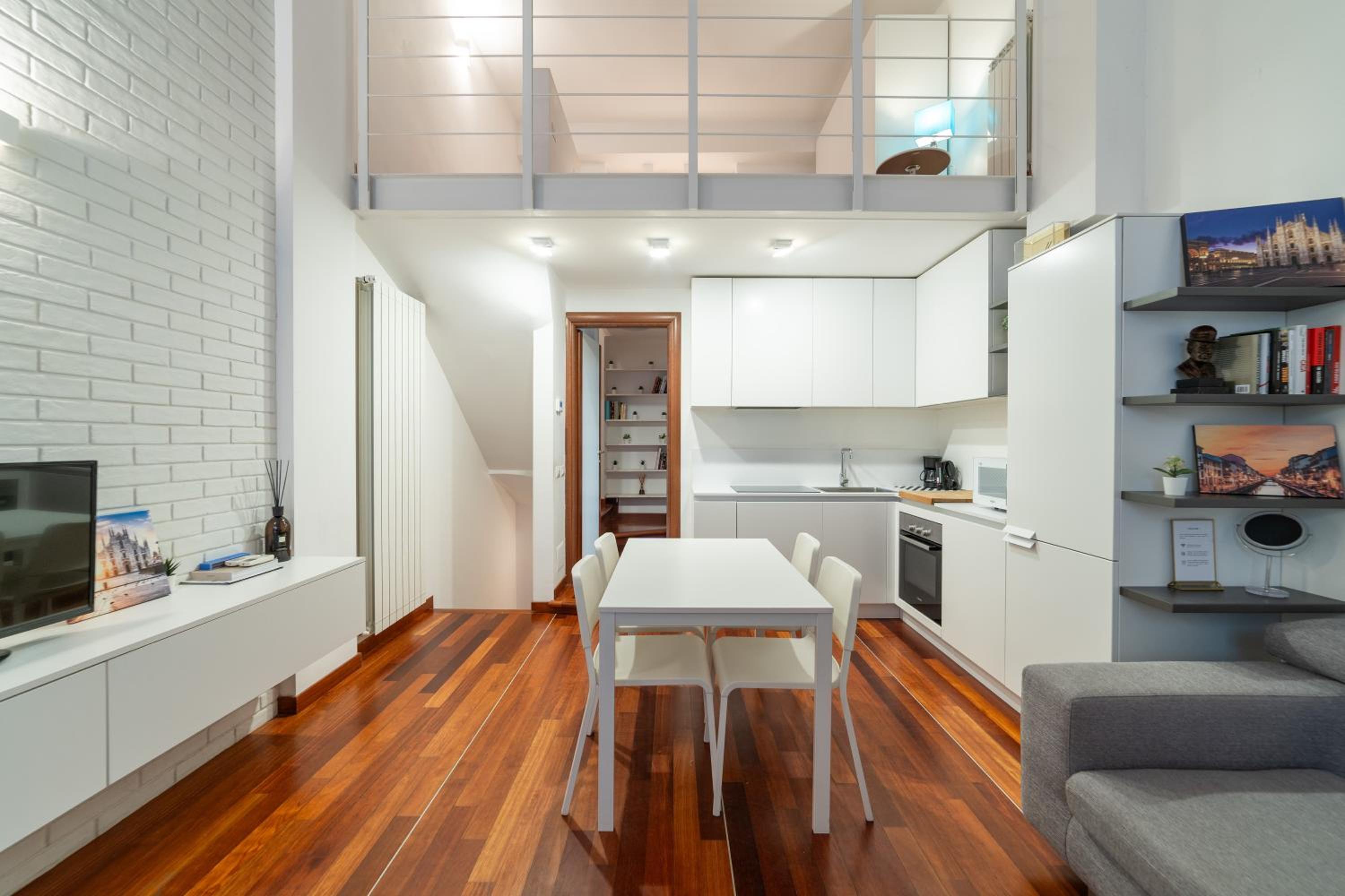 Luxury & Cozy 90 sqm Flat facing “Bosco Verticale”