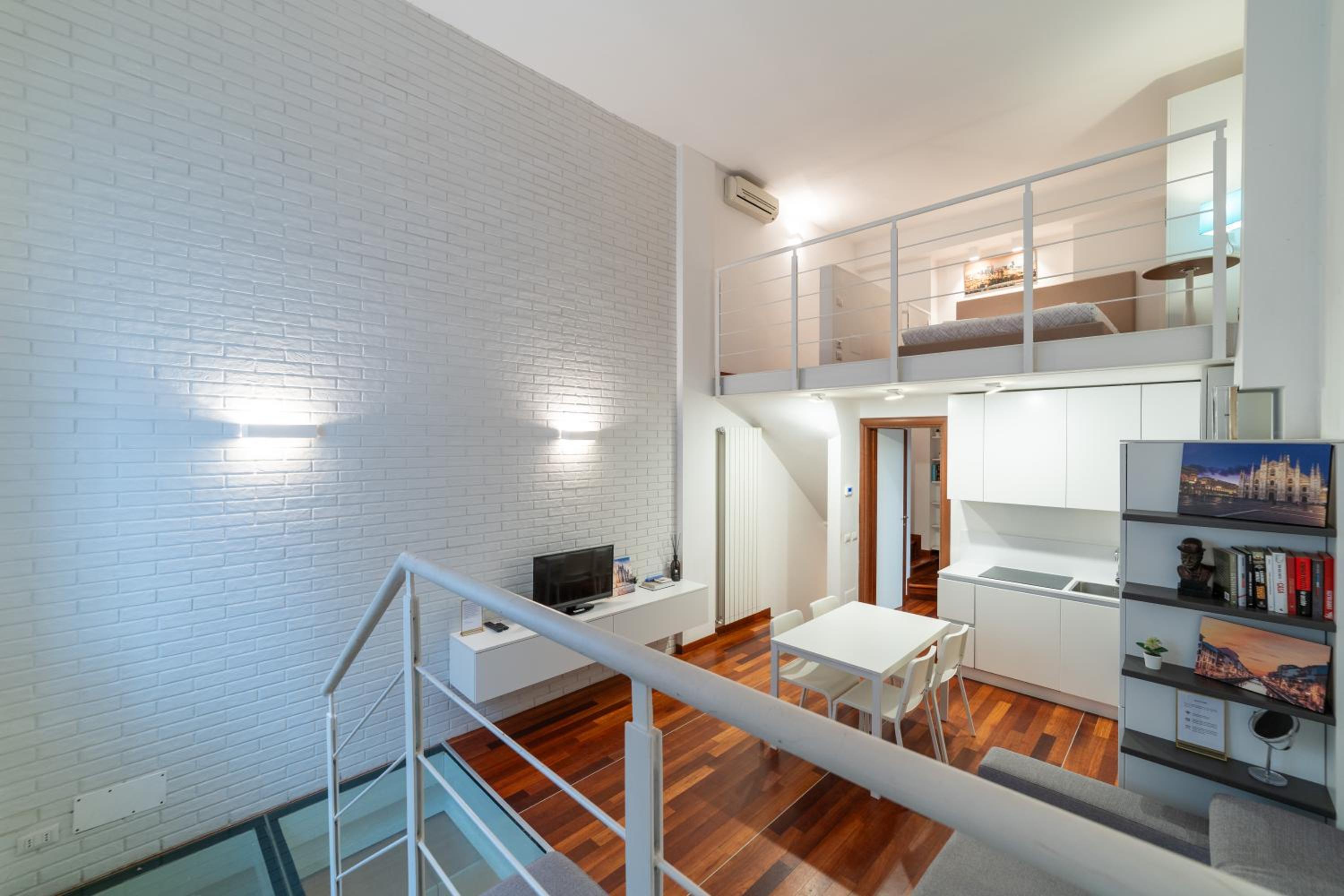Luxury & Cozy 90 sqm Flat facing “Bosco Verticale”