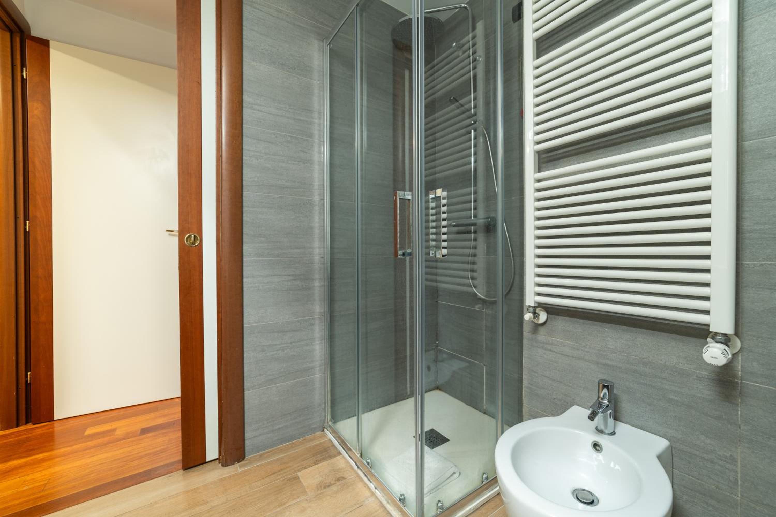 Luxury & Cozy 90 sqm Flat facing “Bosco Verticale”