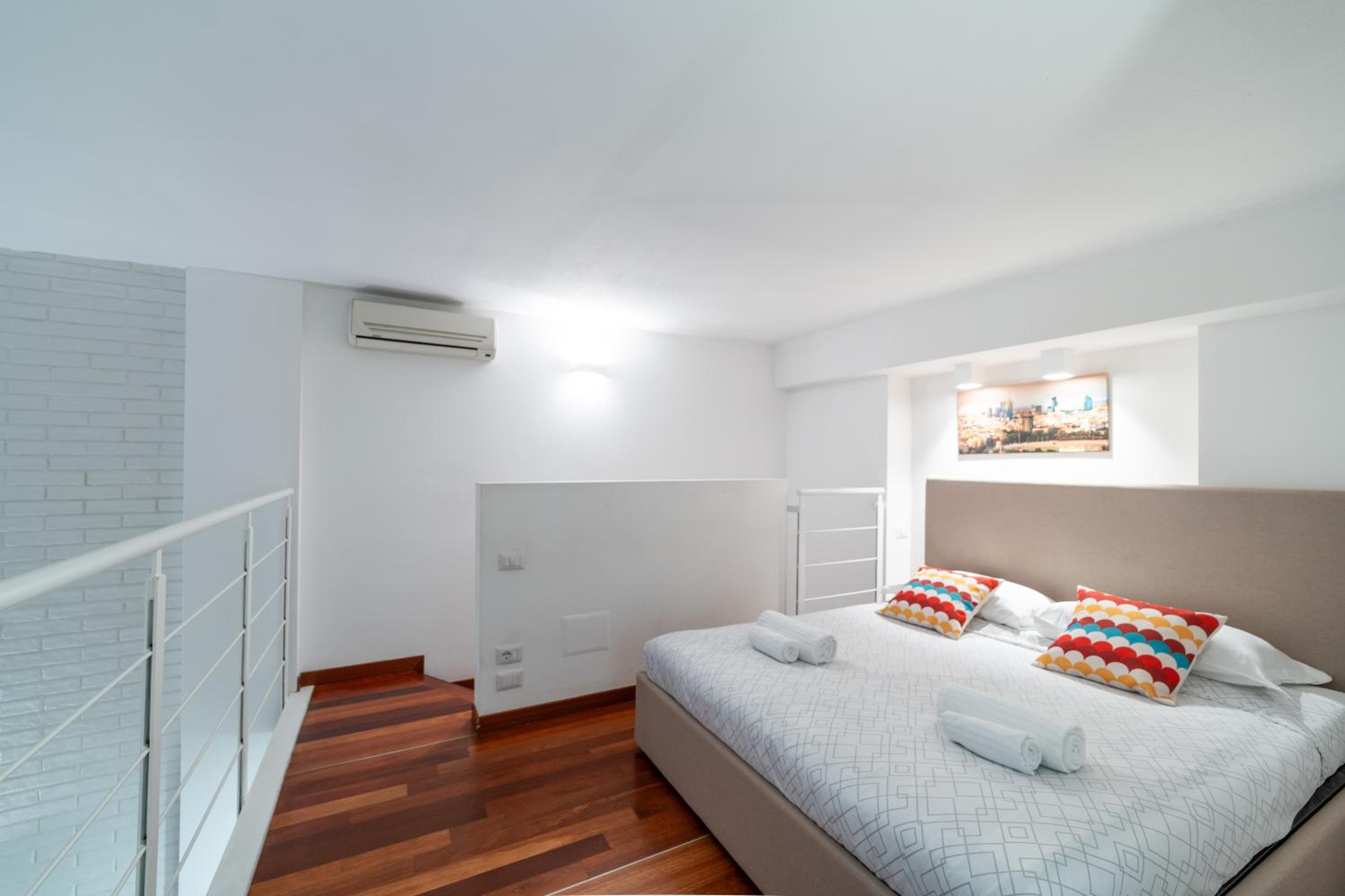 Luxury & Cozy 90 sqm Flat facing “Bosco Verticale”