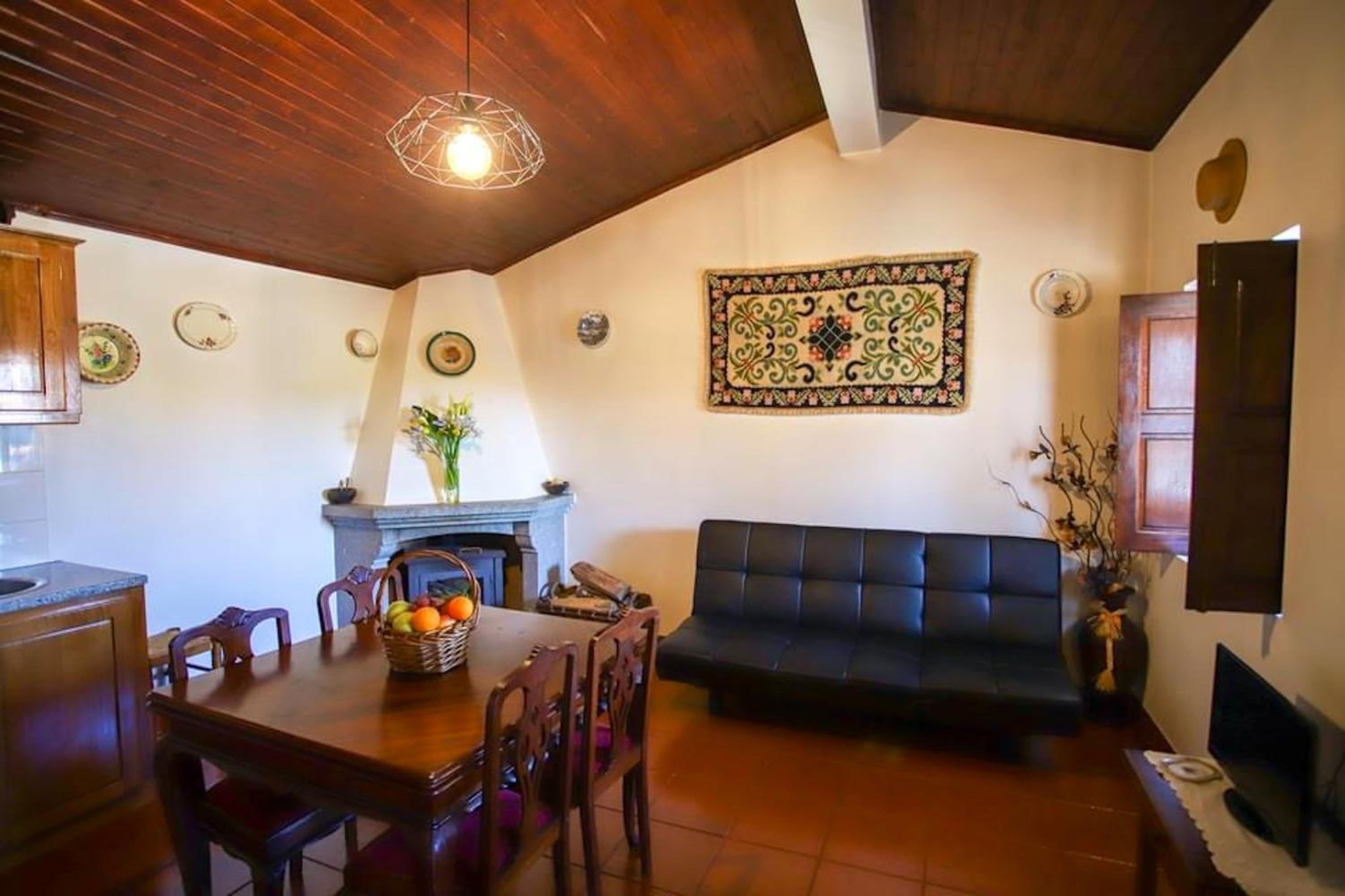Elegant Villa near Sortelha view 3