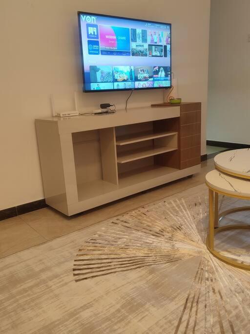 Kilimani vacation homes one and half bedroom with two separate rooms 2 minutes to eateries and shopping mall view 3