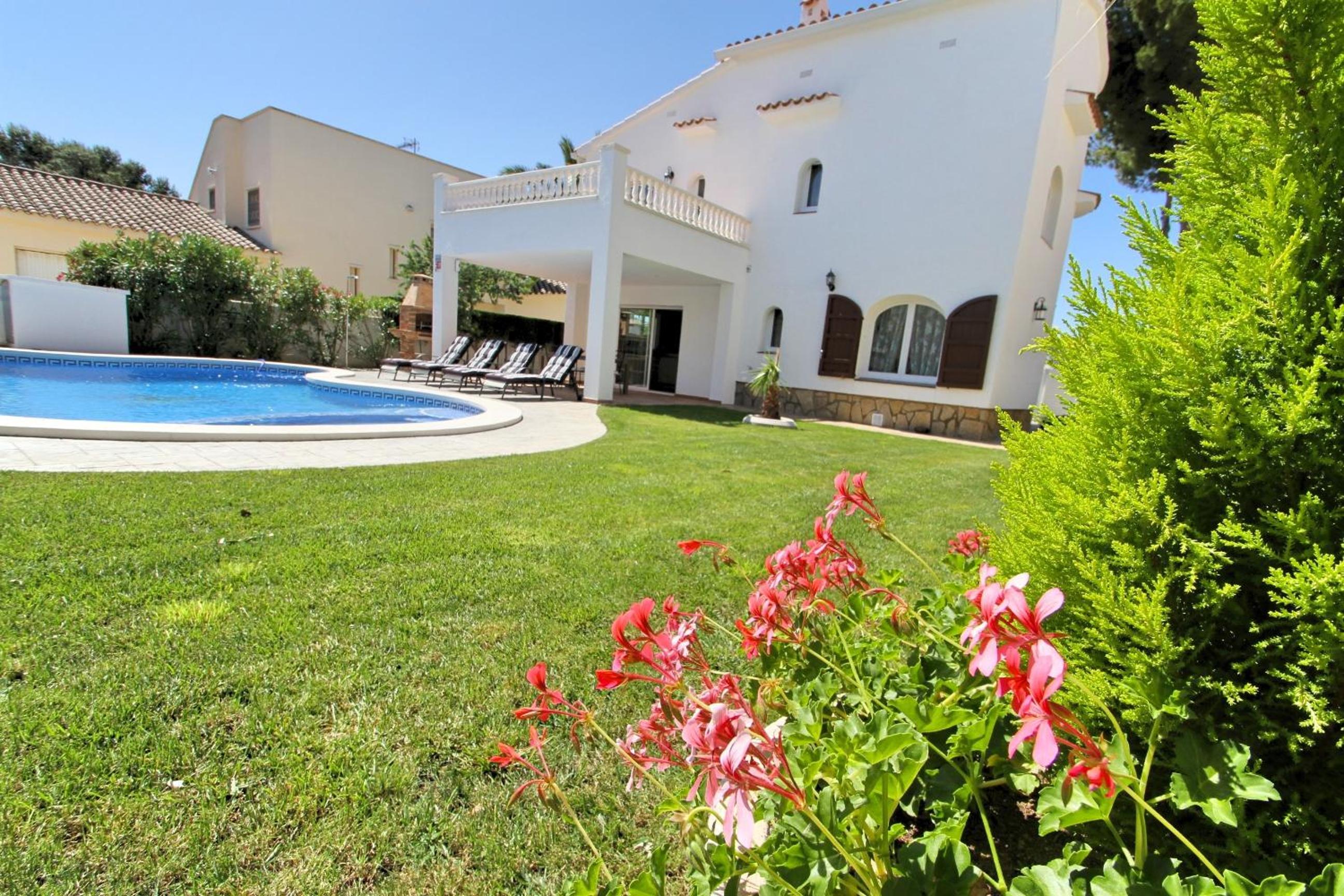 ARENDA Pino Alto Villa Gallo view 5