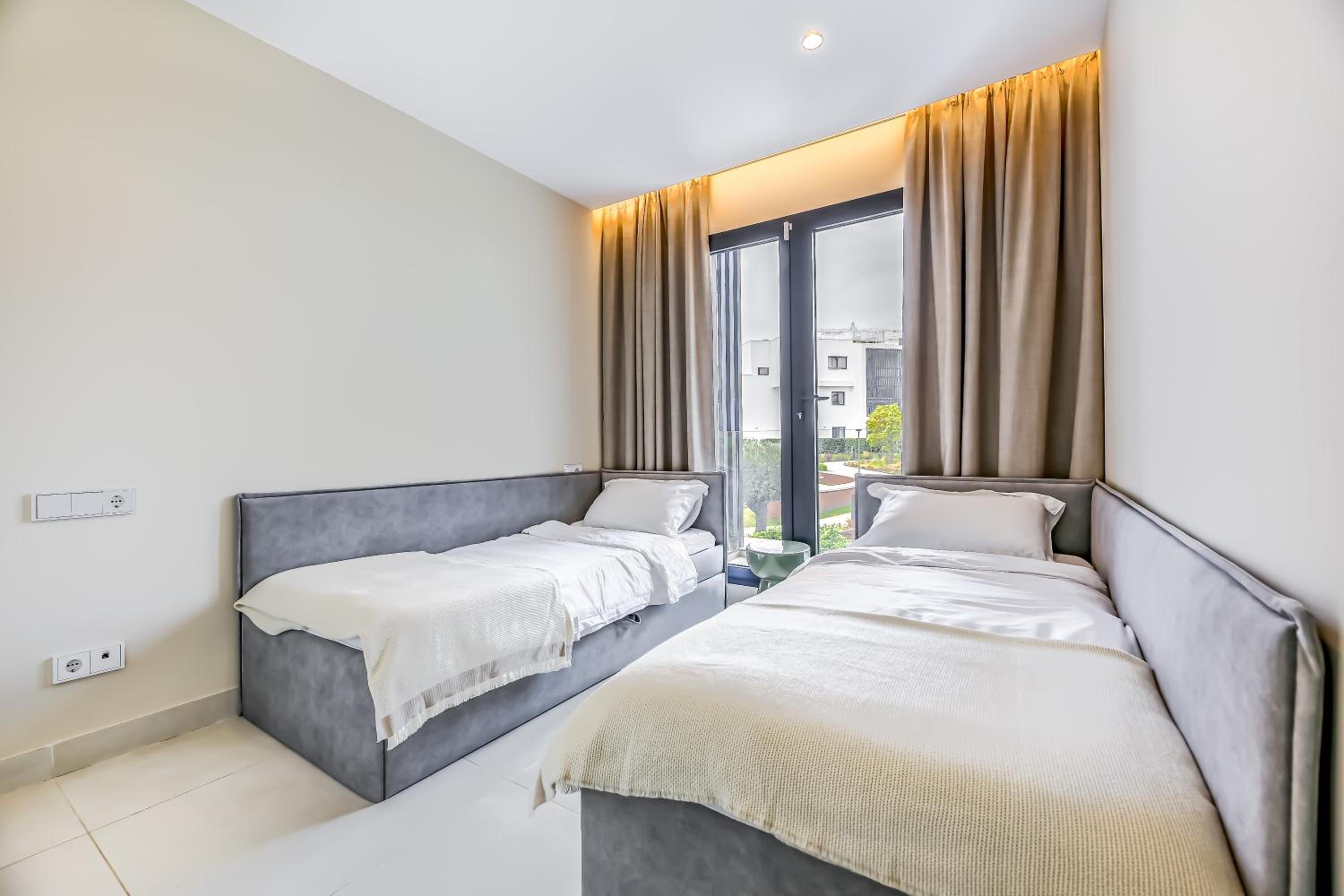 Modern apartment Pedro, Higueron reserve