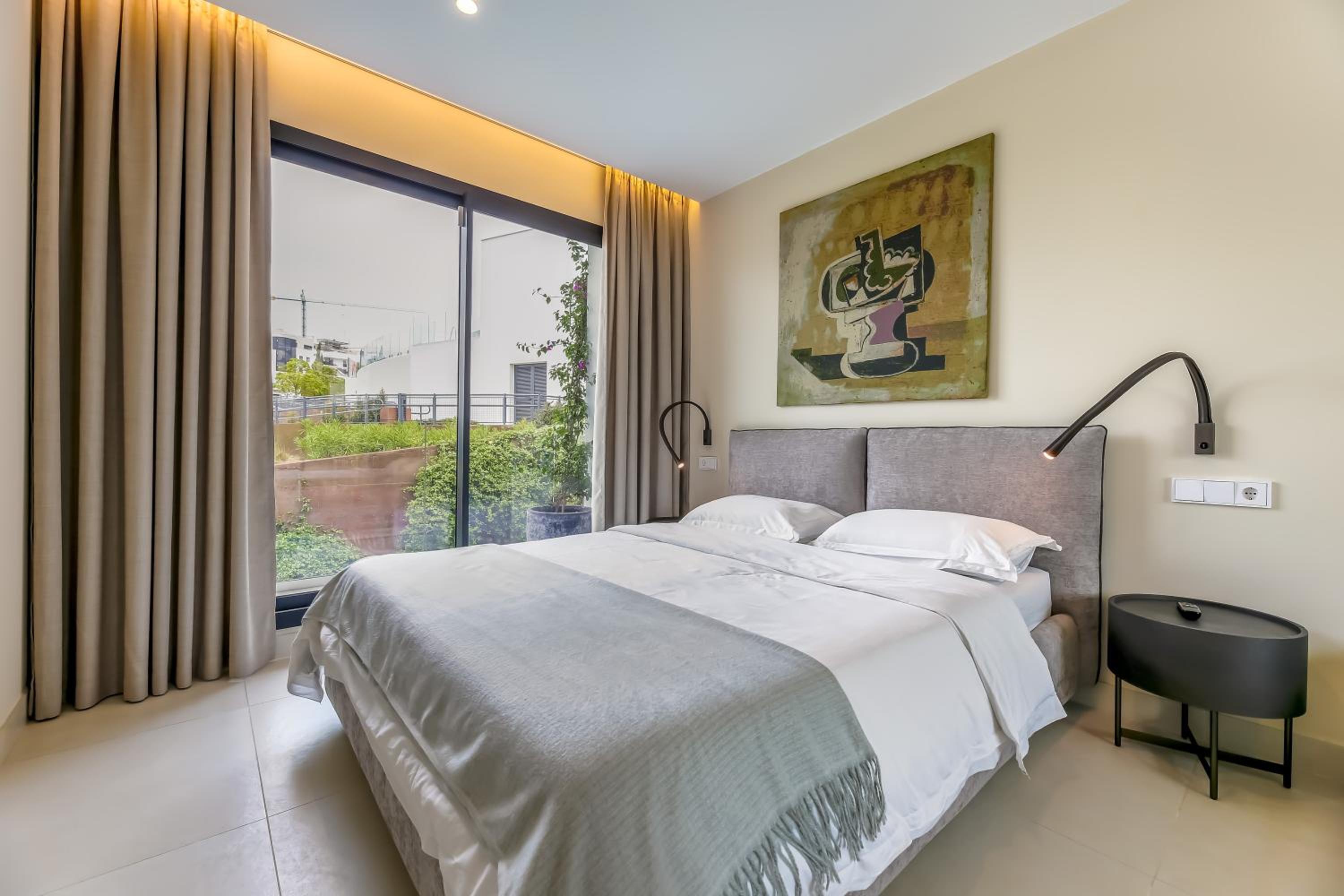 Modern apartment Pedro, Higueron reserve