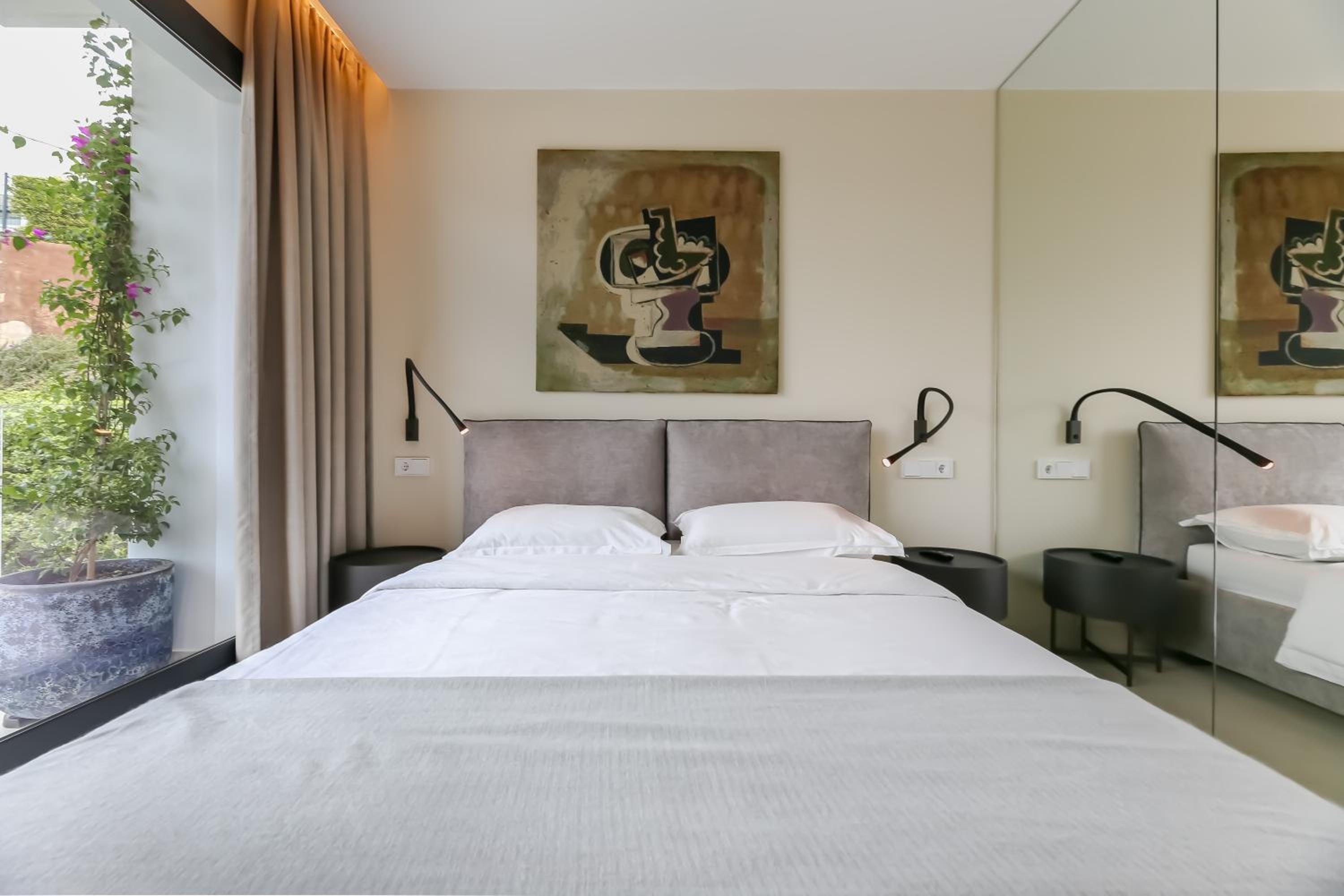 Modern apartment Pedro, Higueron reserve