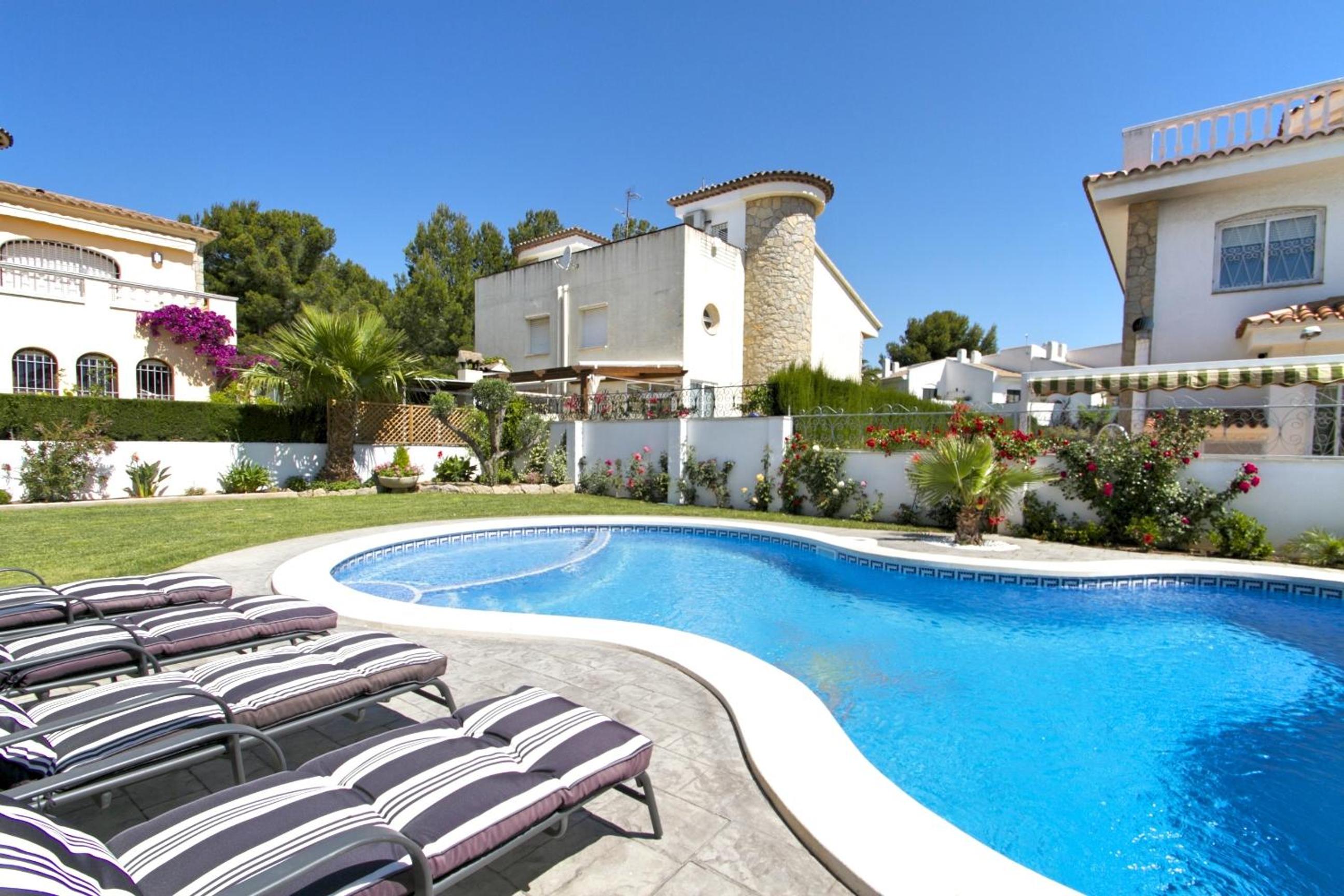 ARENDA Pino Alto Villa Gallo view 4