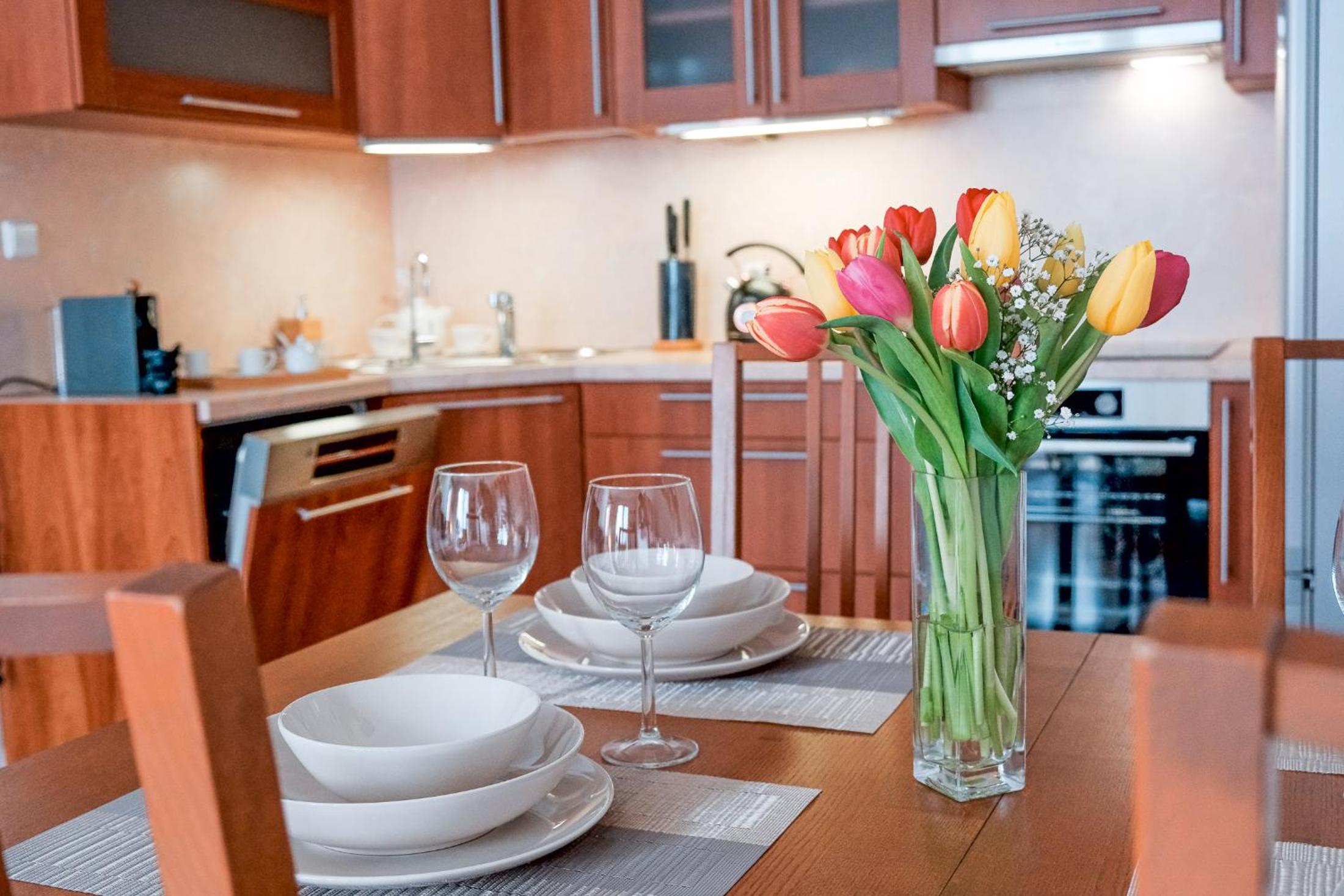 Apartmán u METRA, 4 hosté, parking free, blízko O2 arena