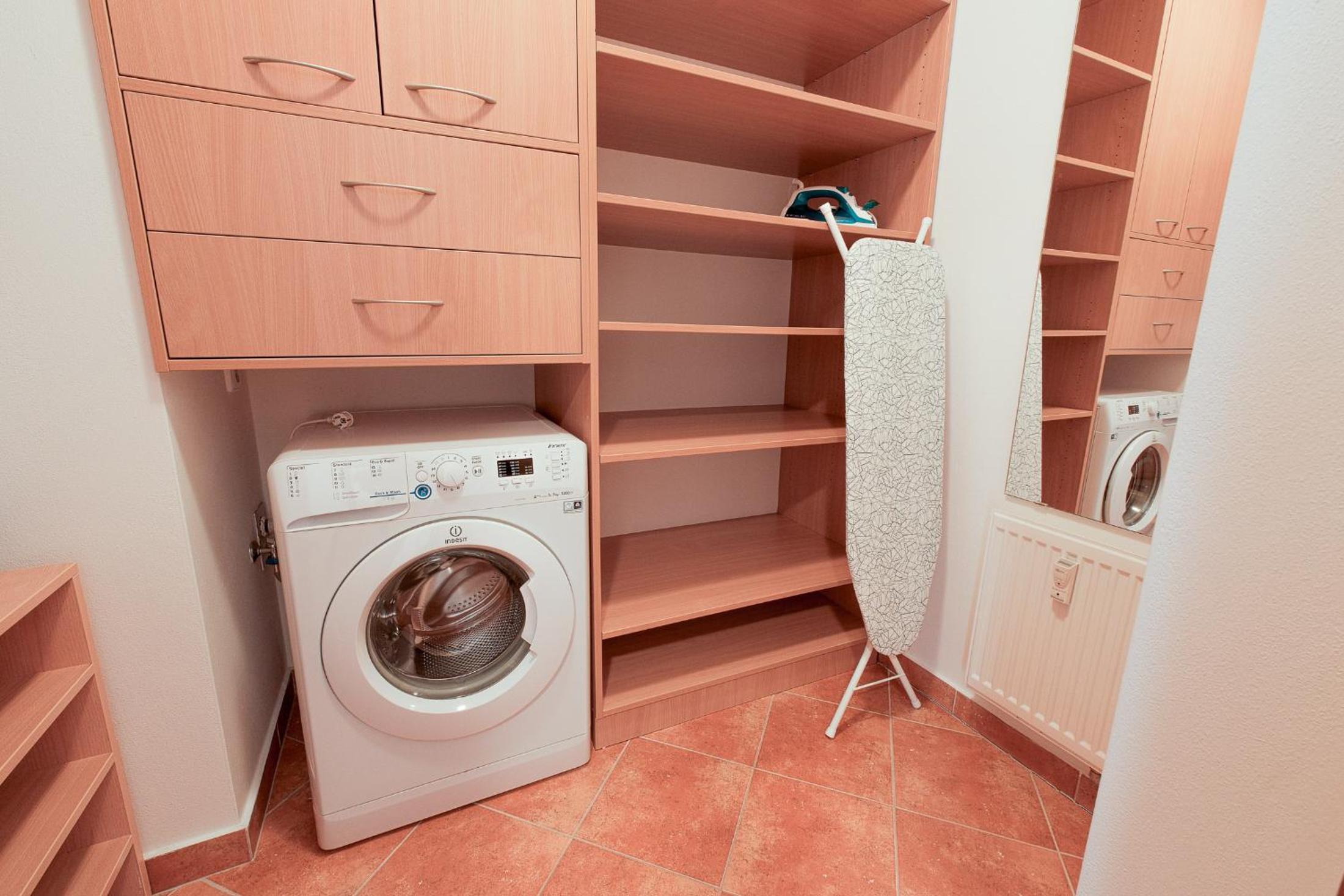 Apartmán u METRA, 4 hosté, parking free, blízko O2 arena