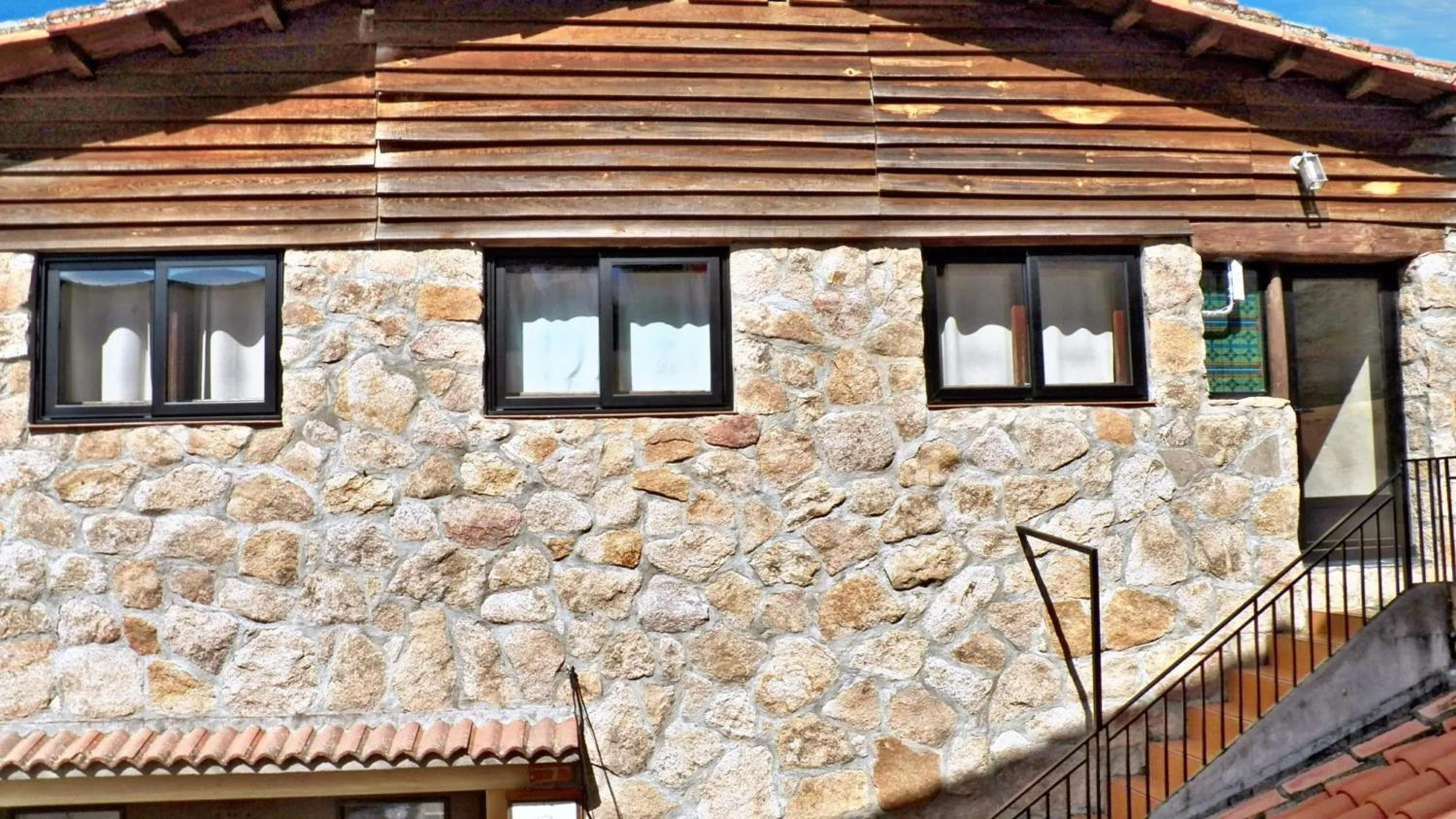 Elegant Villa with Private Pool in Jerte