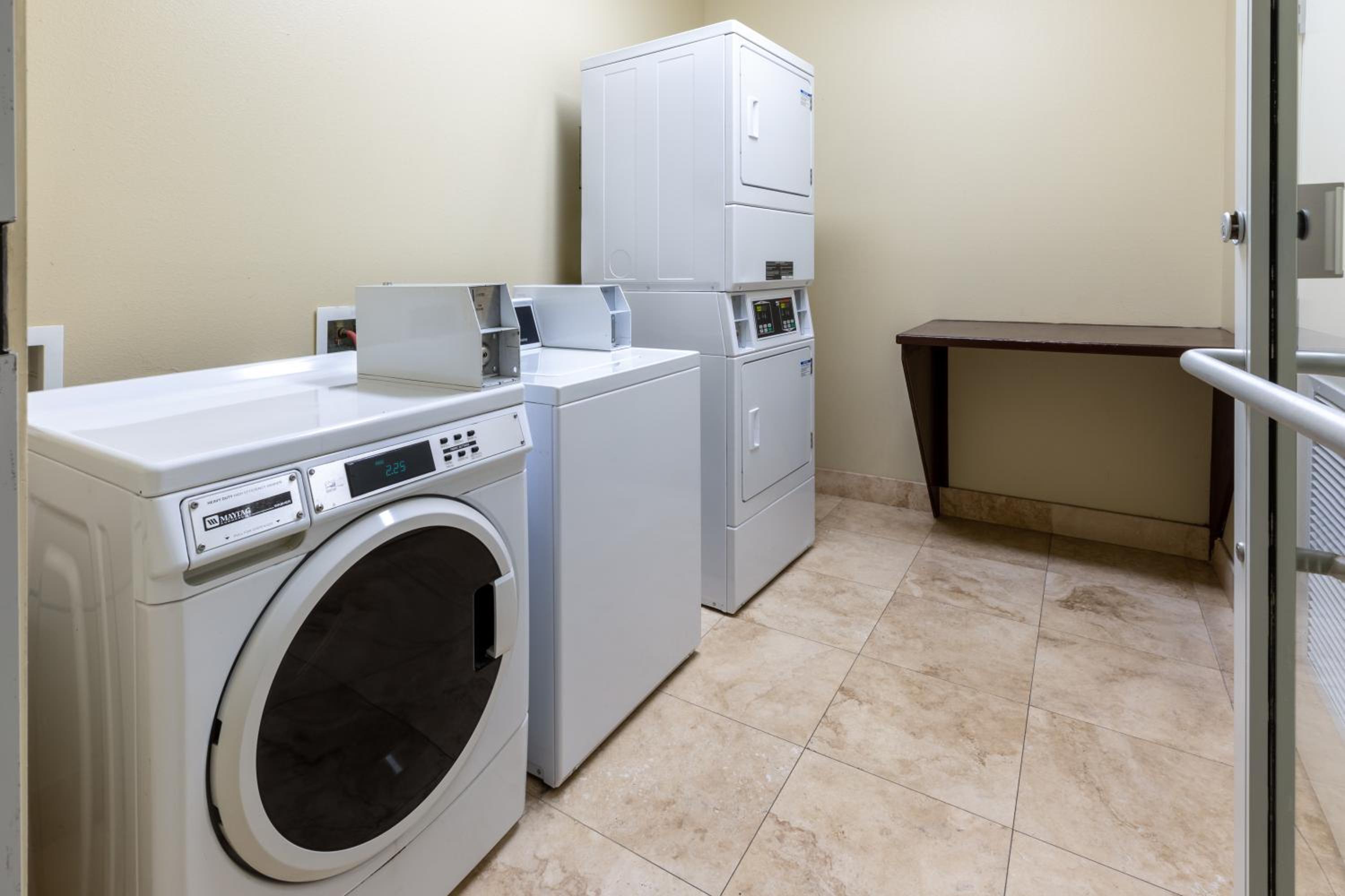 La Quinta by Wyndham Houston New Caney - Property Image 1
