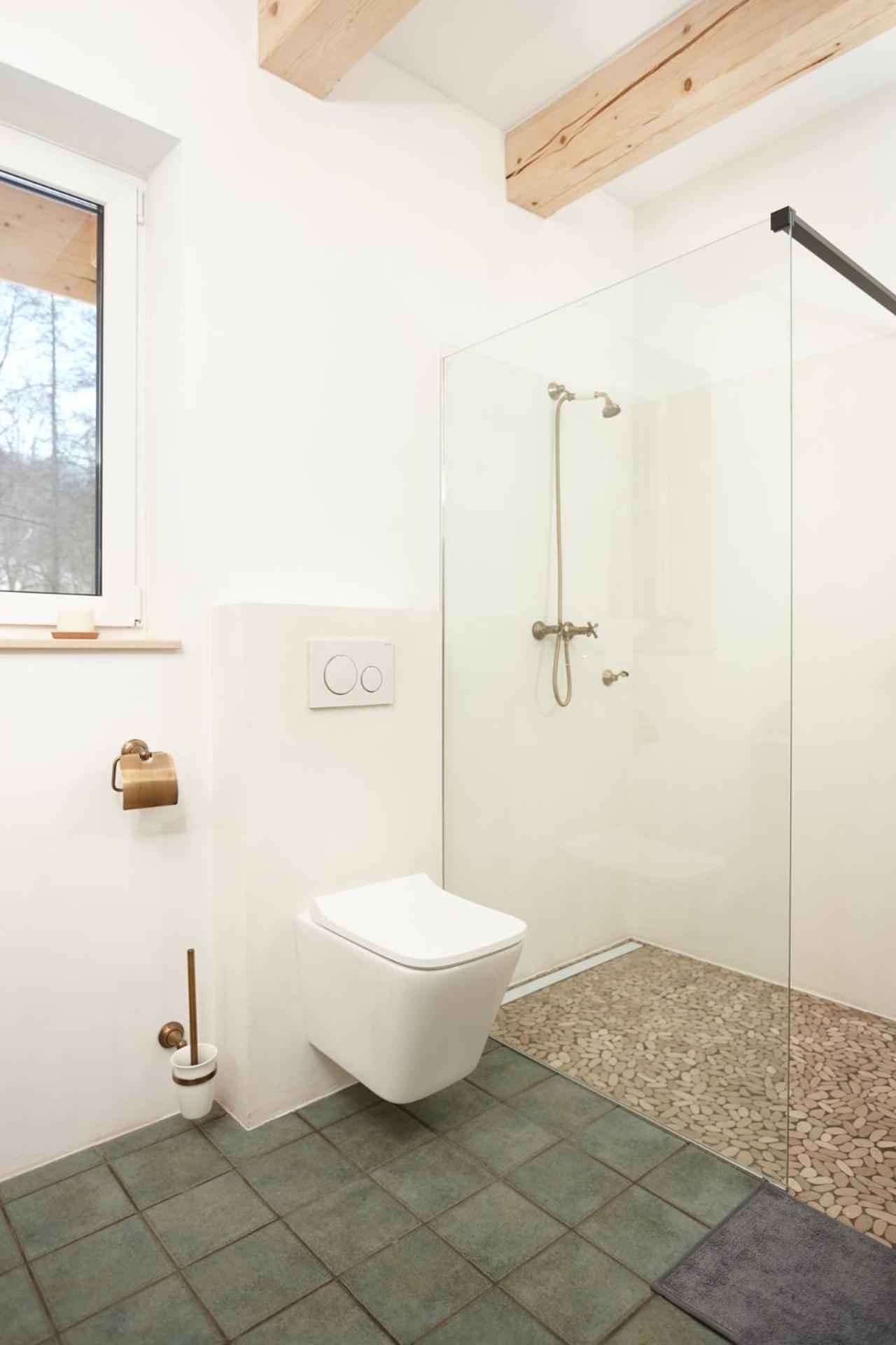 romantic cabin Methuya, private outdoor sauna included