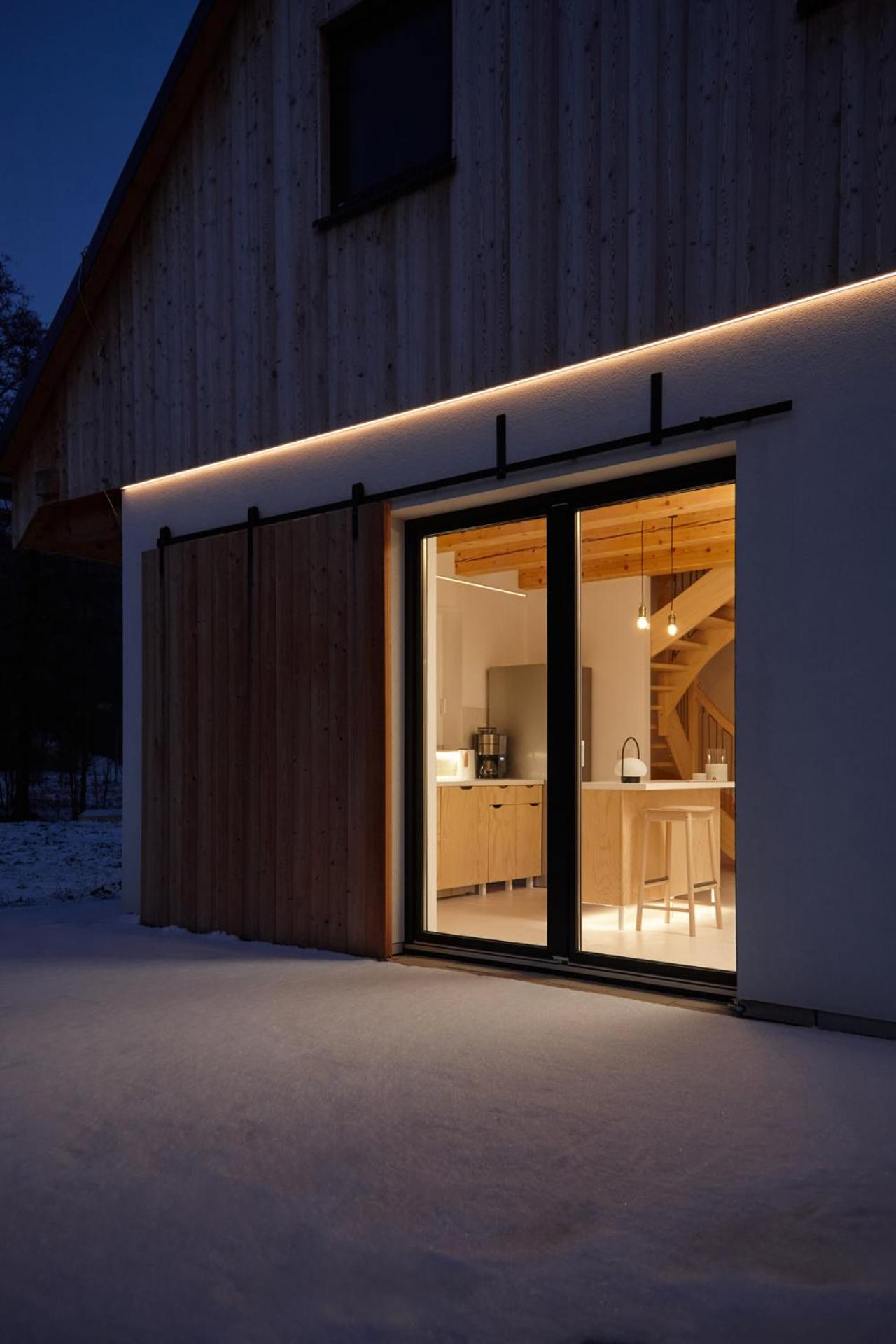 romantic cabin Methuya, private outdoor sauna included