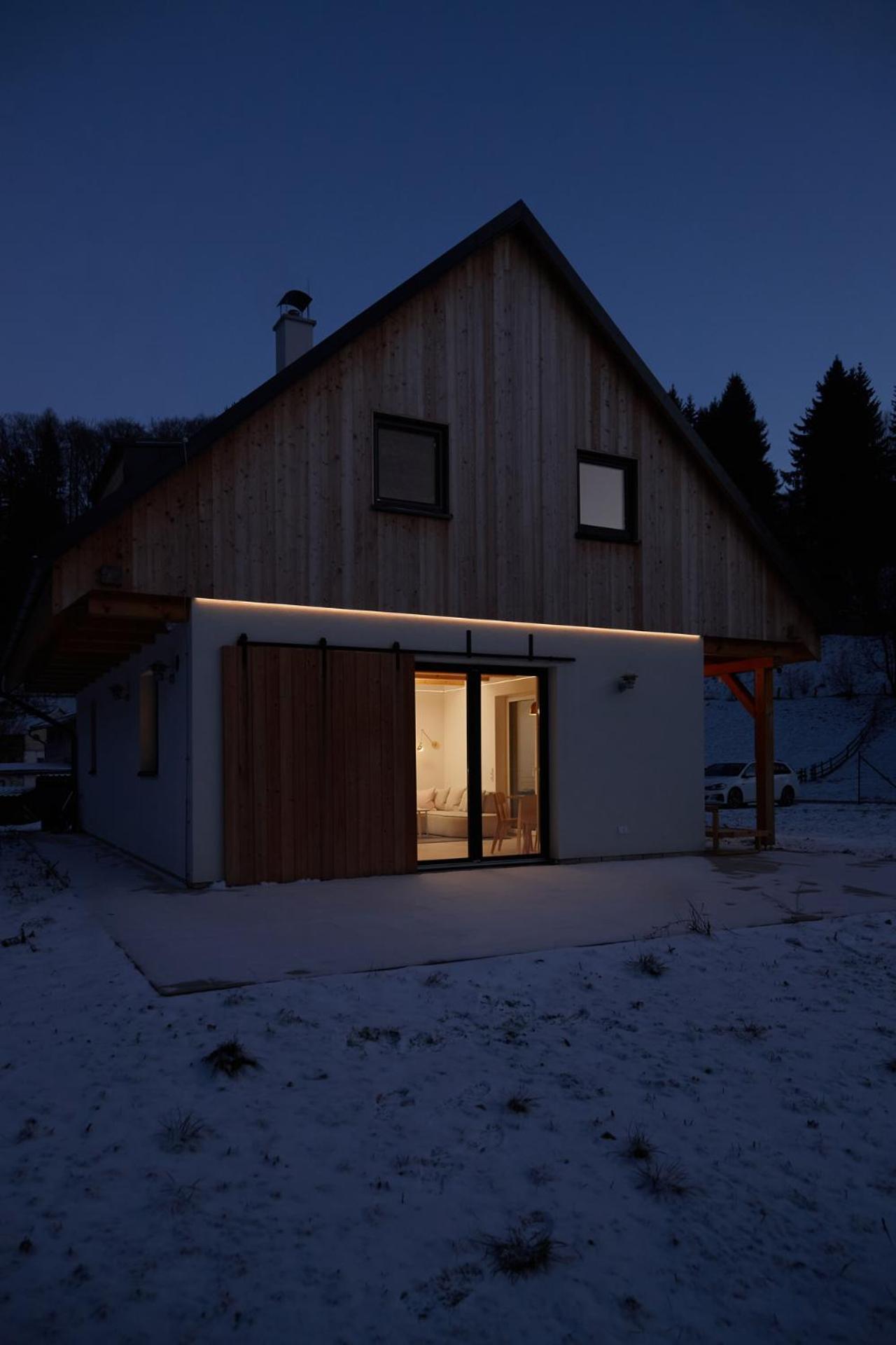 romantic cabin Methuya, private outdoor sauna included