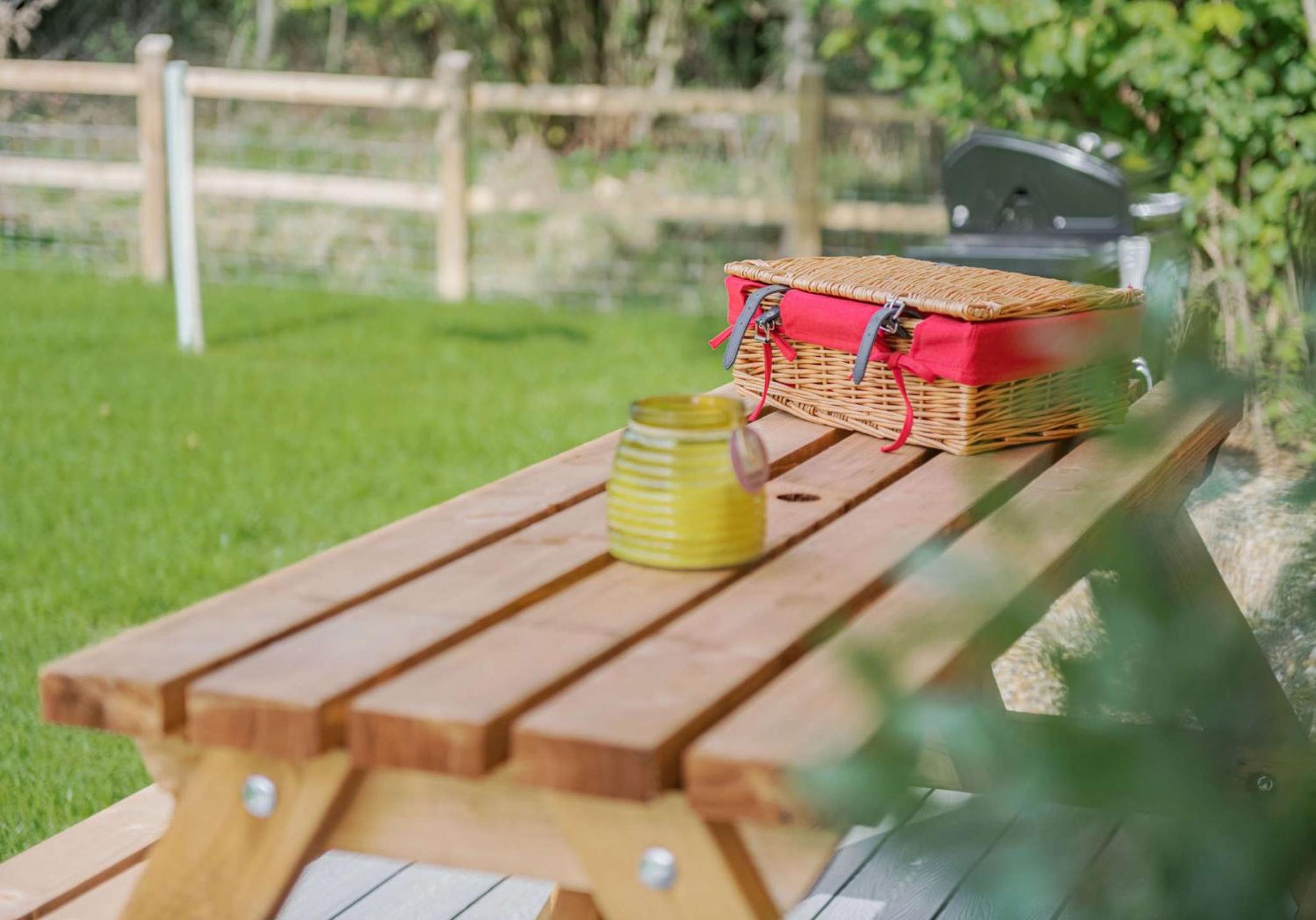 Luxury Silver Birch Lodge: Hot Tub/BBQ/Fire Pit view 5