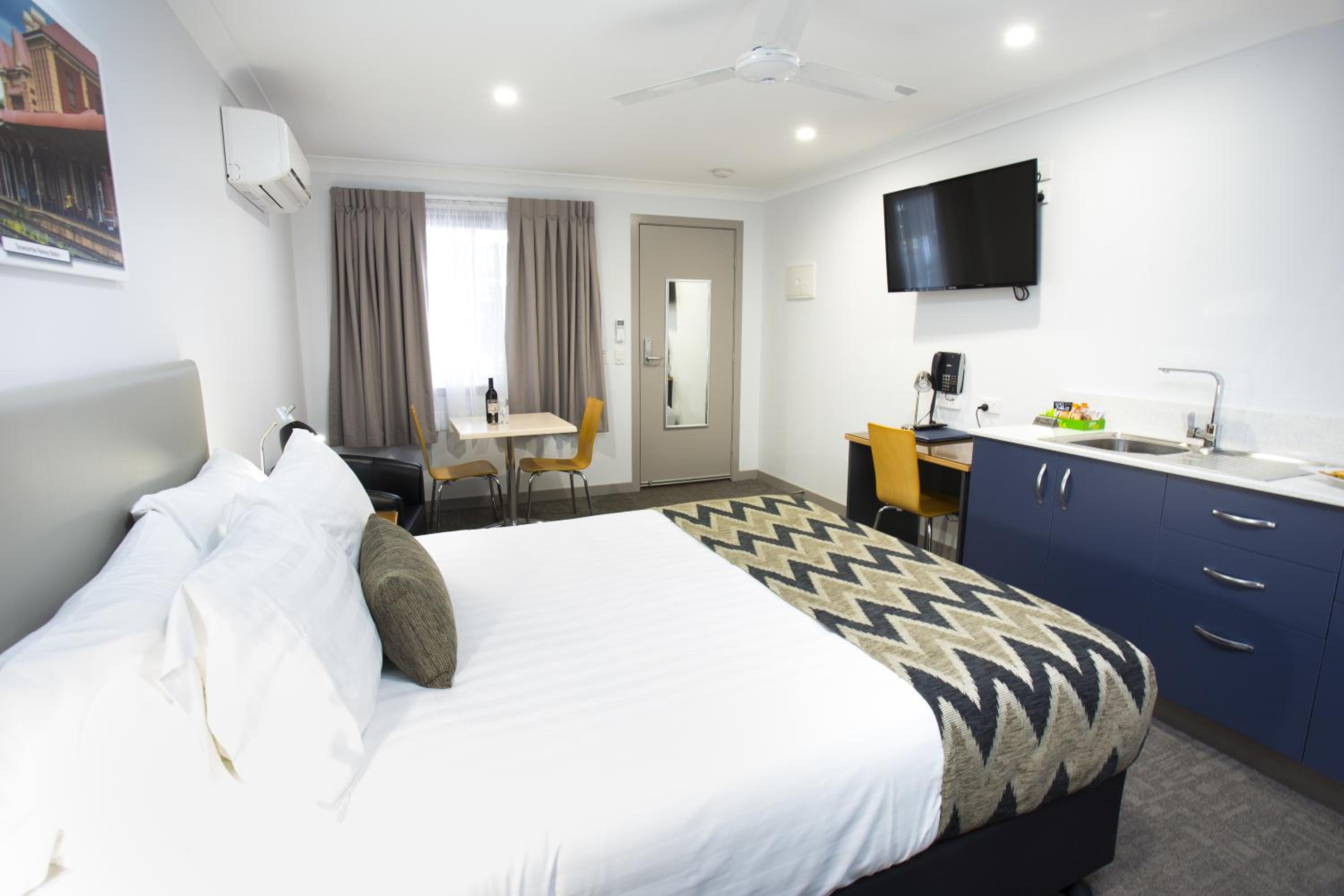 Altitude Motel Apartments
