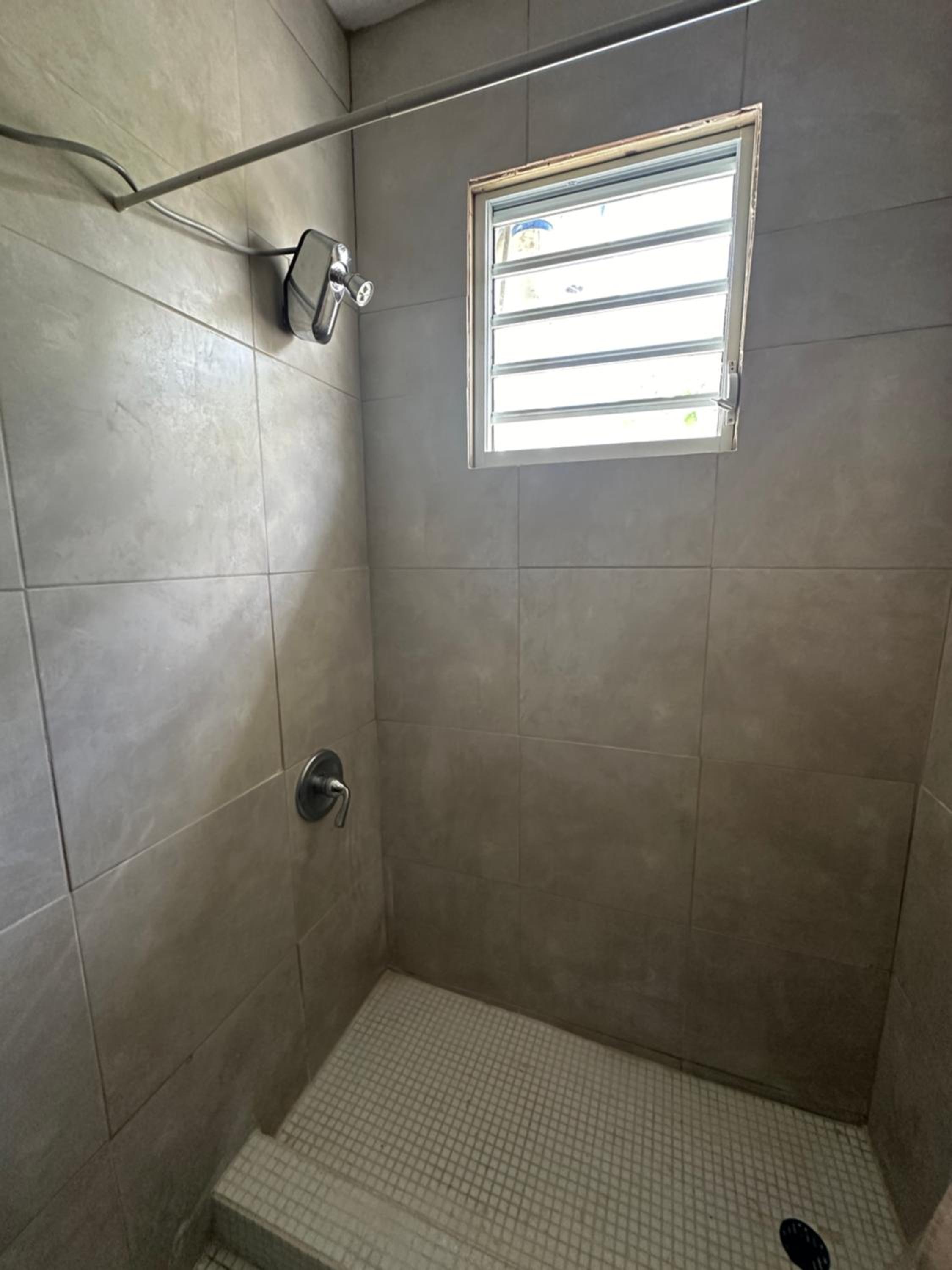 3BR, 1BA in Cepeda, Up to 20 Guests near Ocean Park Beach view 2
