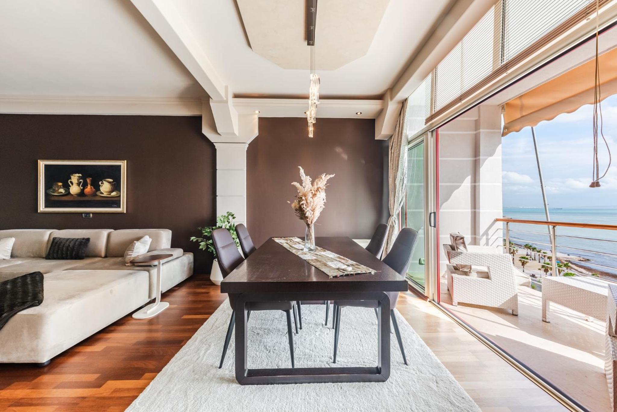 Vollga Seafront Suite by PS