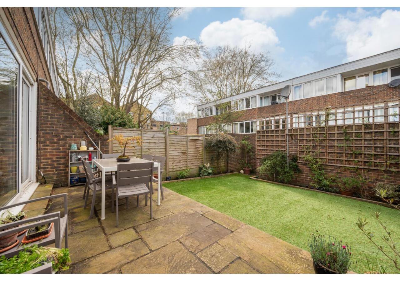 chic 3-BR home welll located in Islington