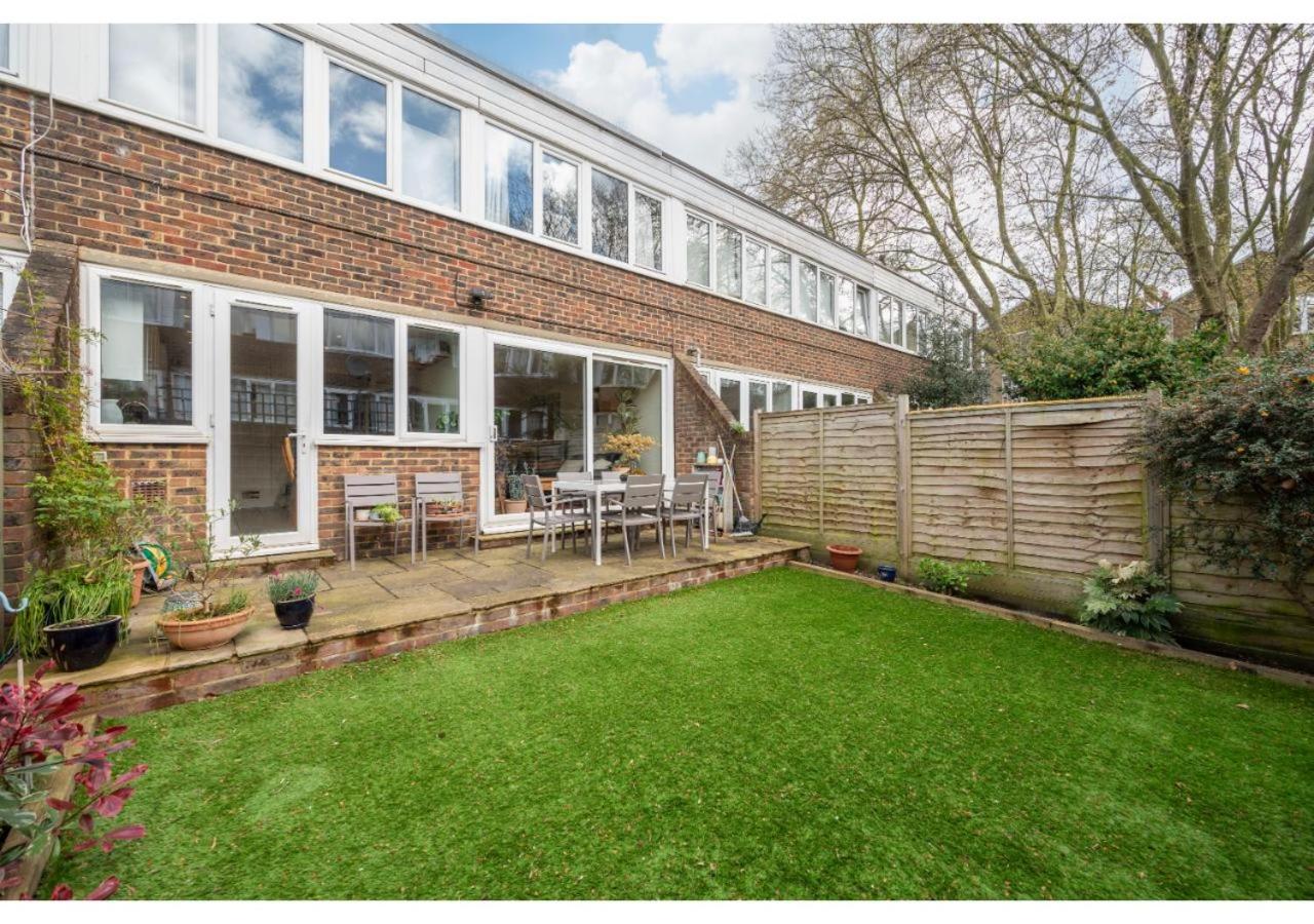 chic 3-BR home welll located in Islington