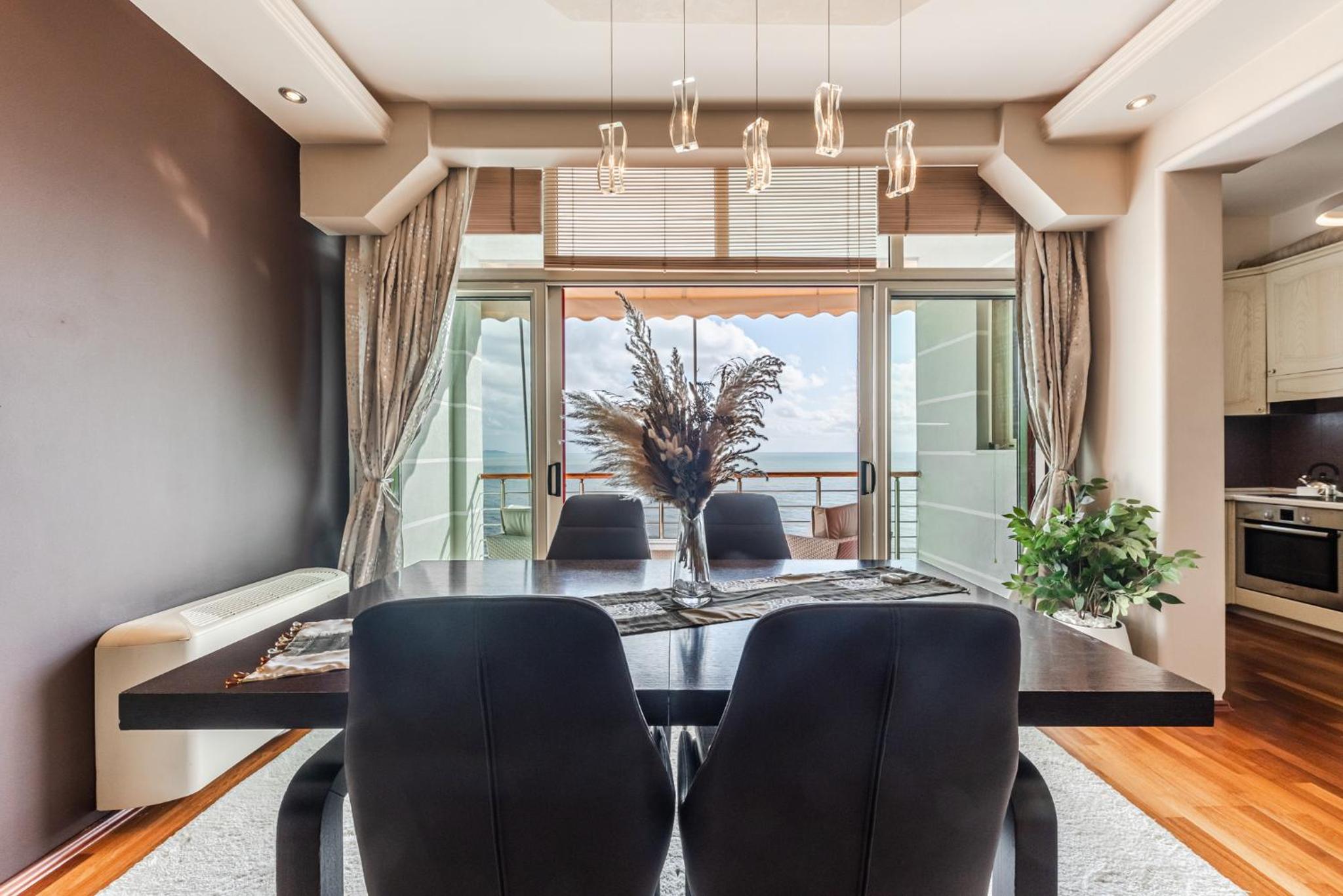 Vollga Seafront Suite by PS