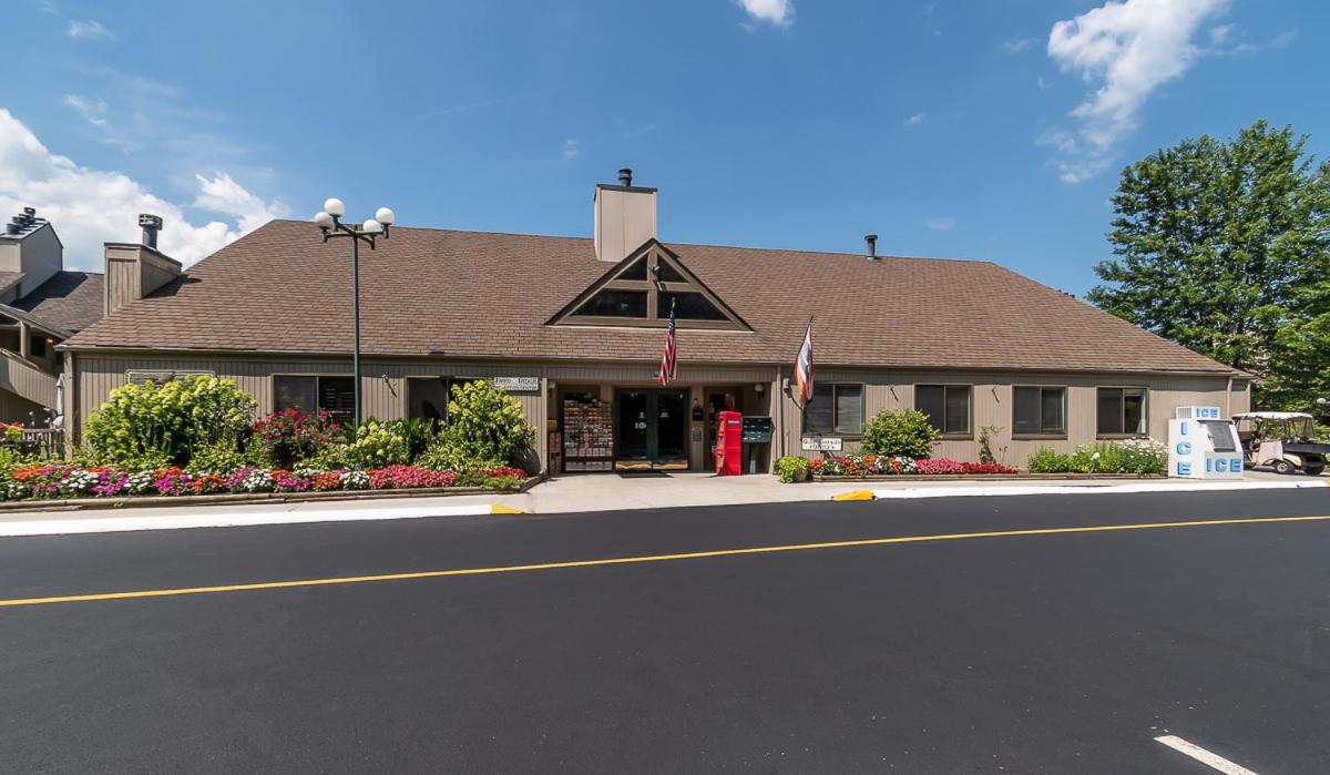 Hotel Blessed in the Smokies - Image 1