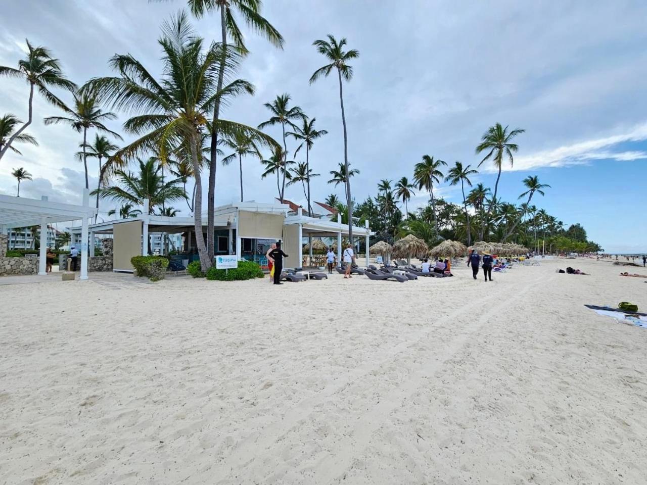 Playa Turquesa 3BR • BBQ • Oceanfront Stay