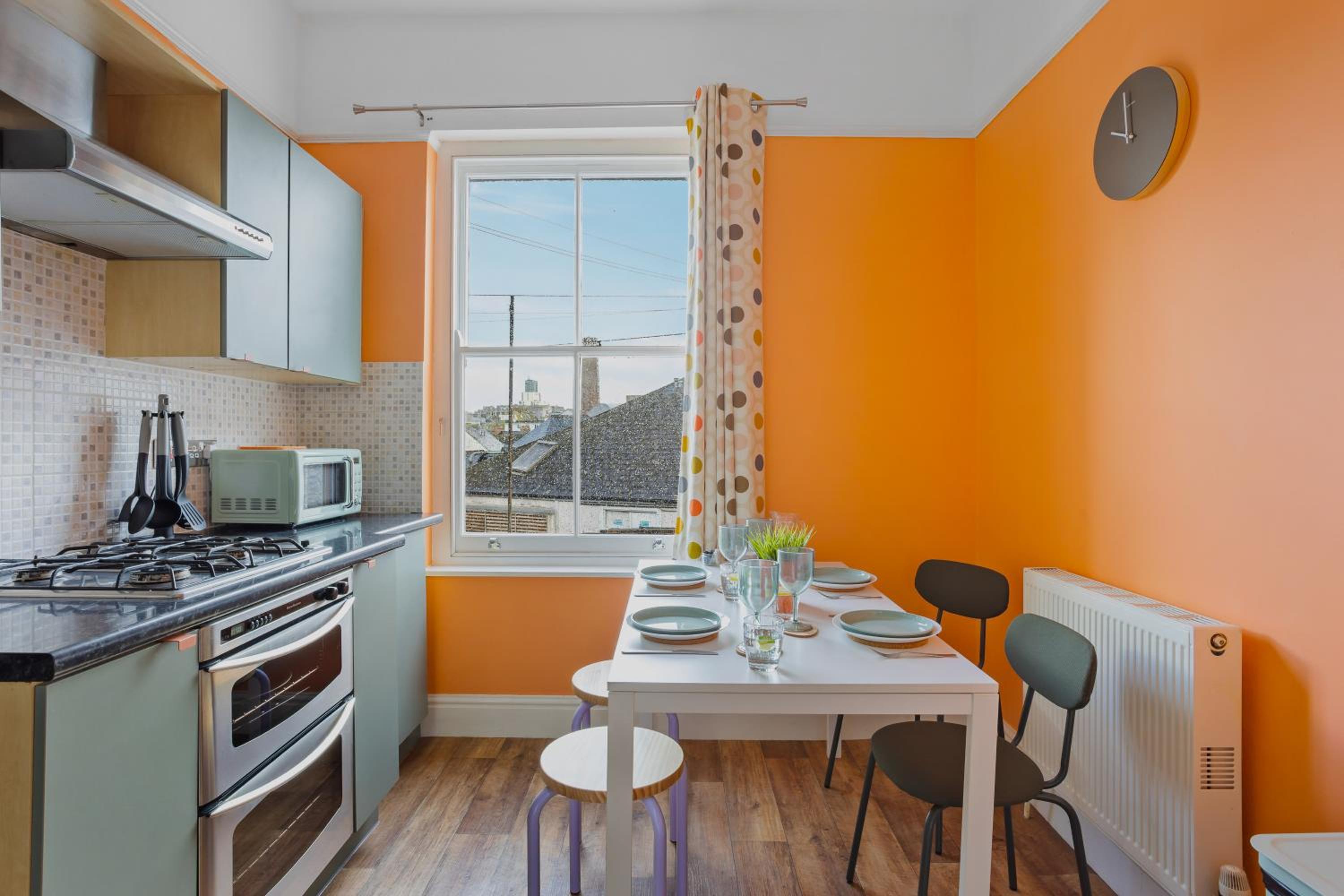 Harbour Court Plymouth - Free Parking - tucked away on the Barbican with courtyard - by Ocean City Retreats view 2
