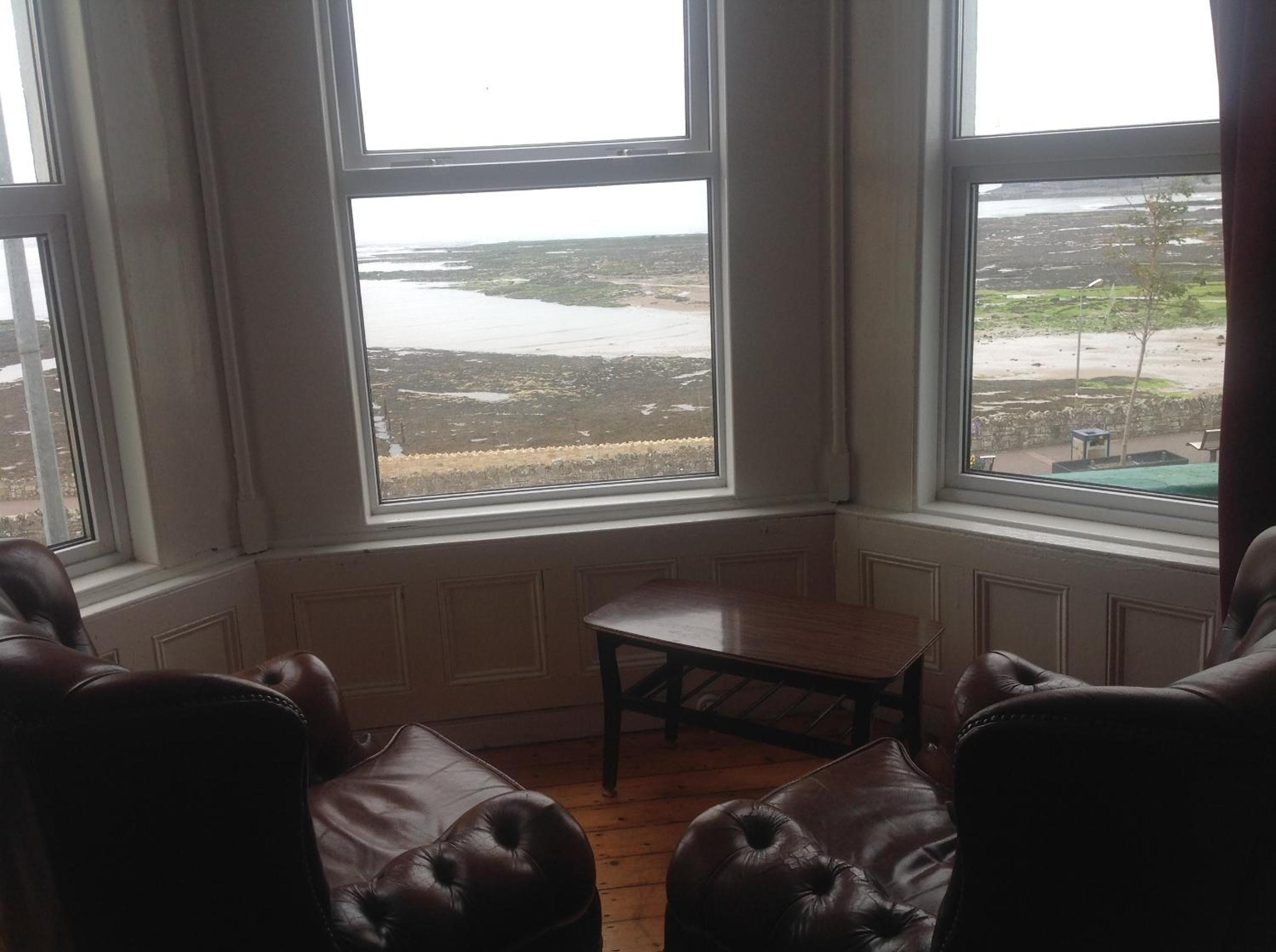 Rolling Wave Guesthouse