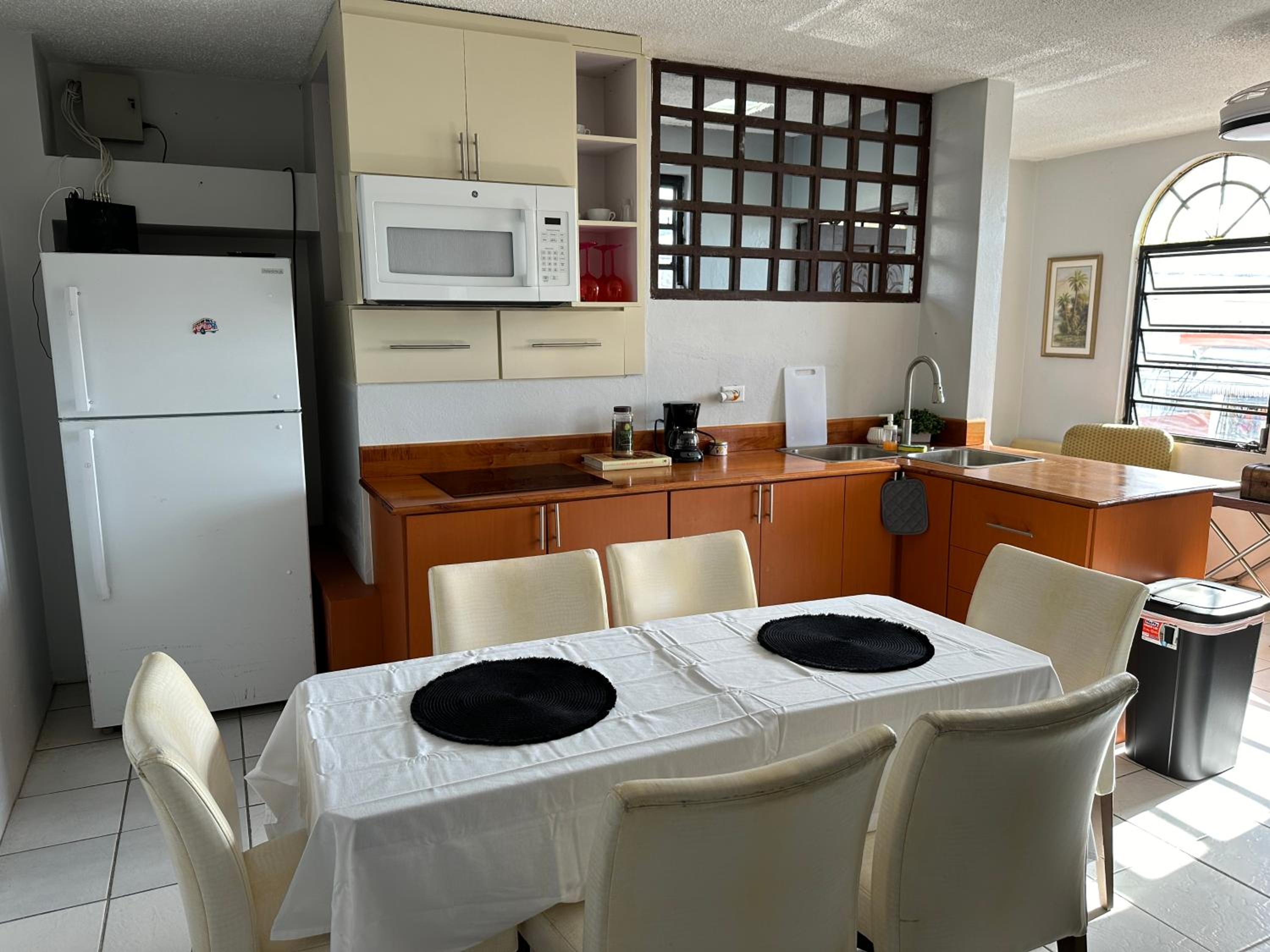 Spacious Unit with 5BR, 3BA Perfect for Big Groups, Near Ocean Park Beach view 5