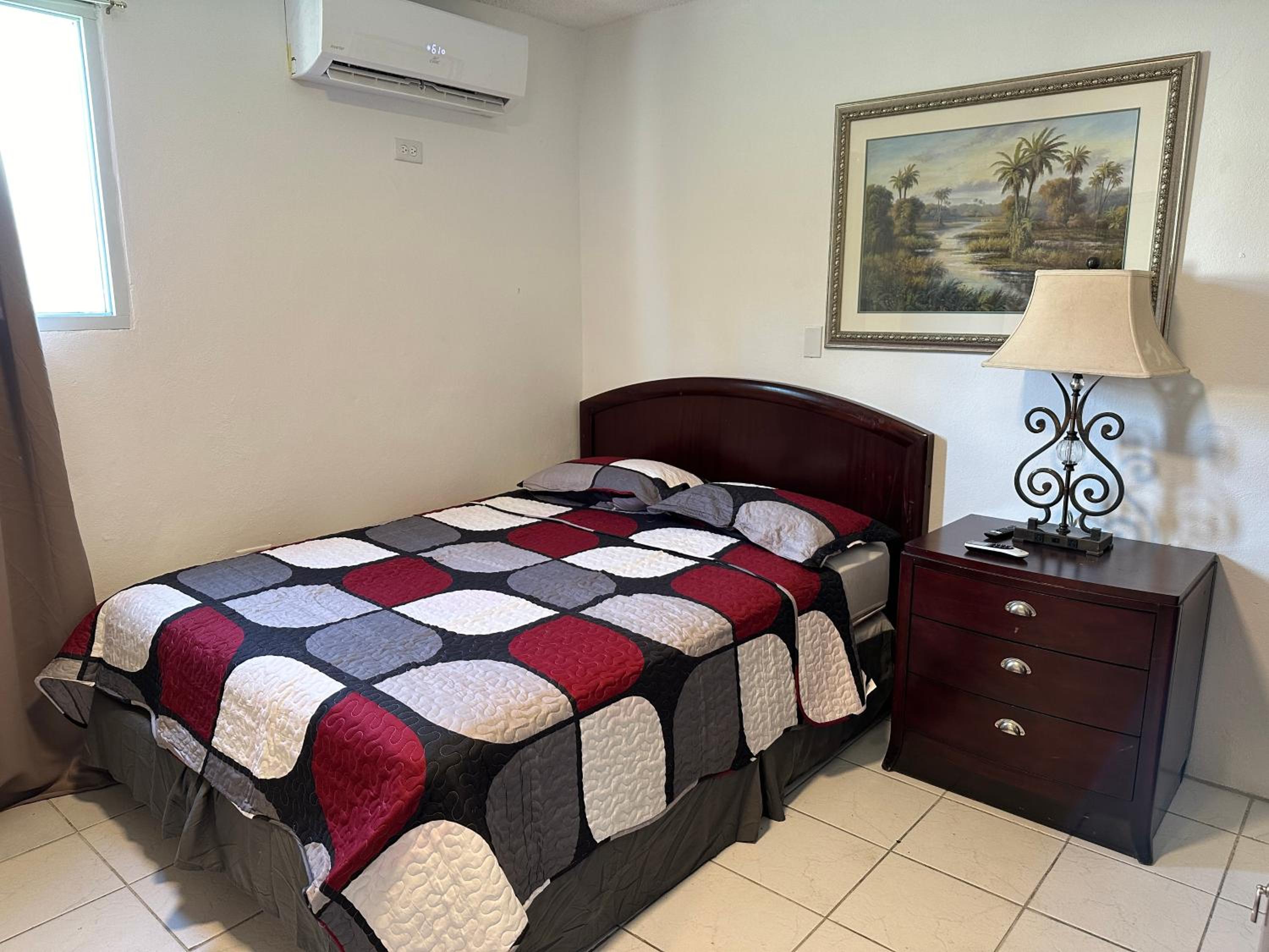 Spacious Unit with 5BR, 3BA Perfect for Big Groups, Near Ocean Park Beach view 2