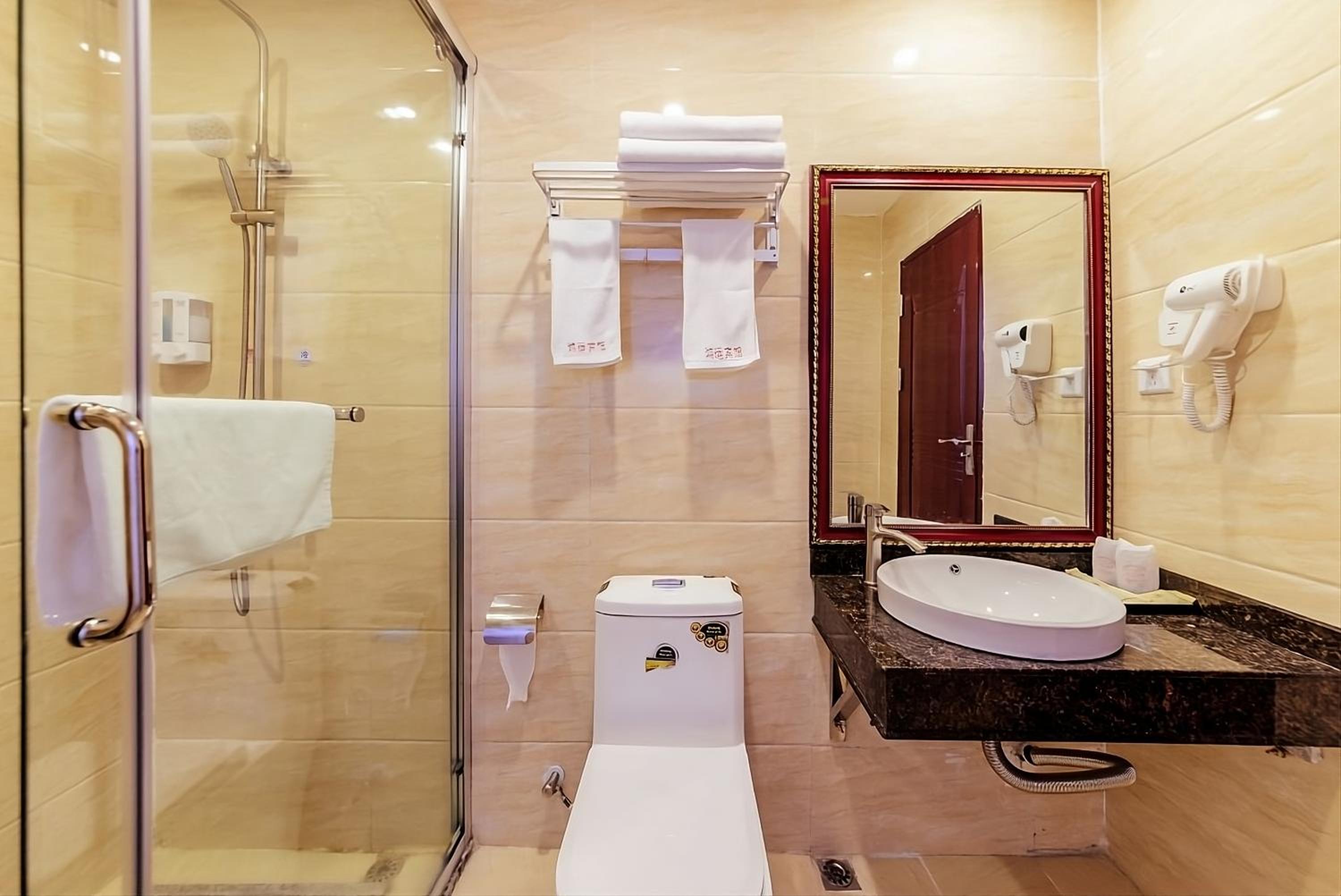 Huahang Hotel - Guangzhou Baiyun International Airport - Free airport shuttle bus