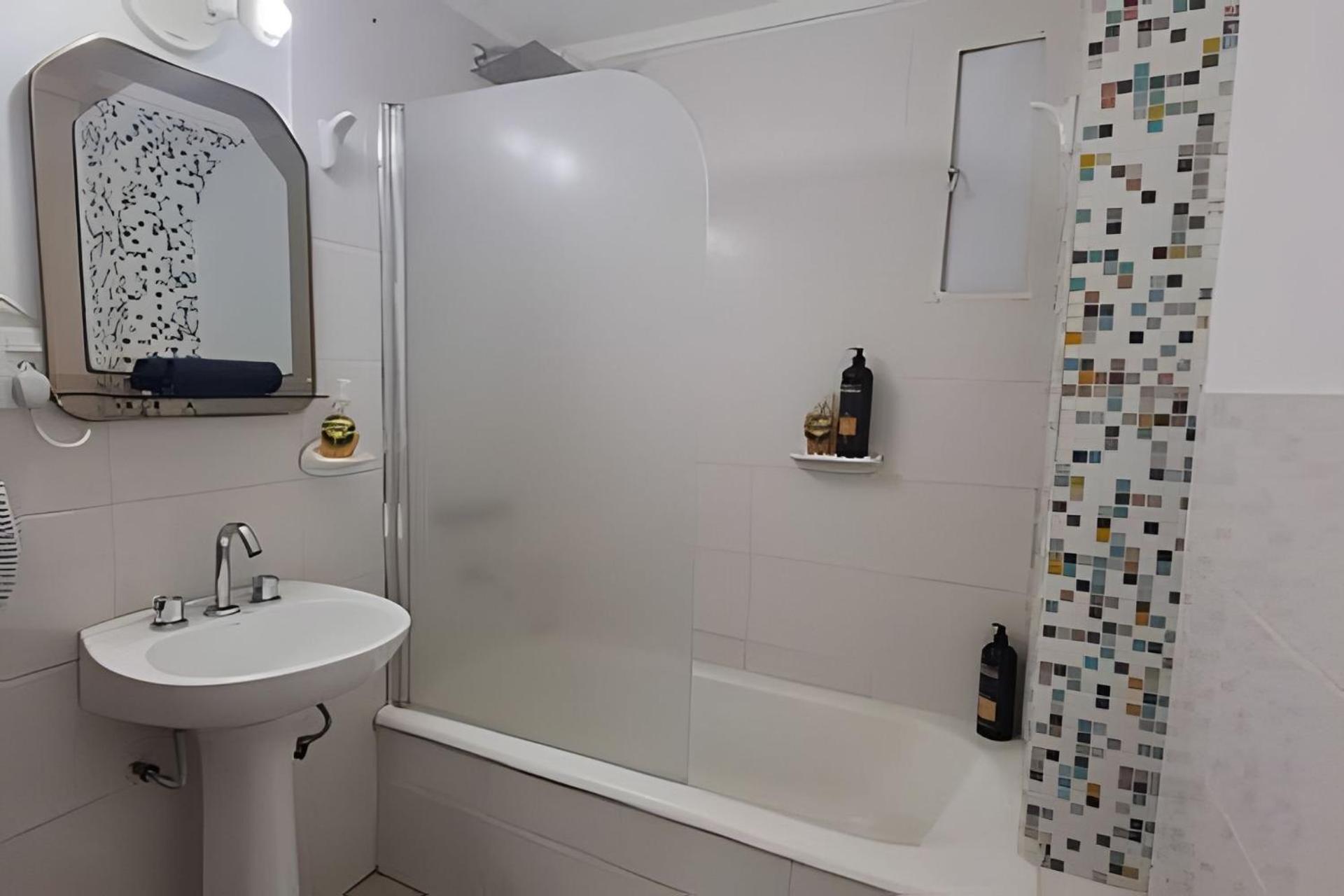 Hornera Rodi - Strategic location, parking, and pool